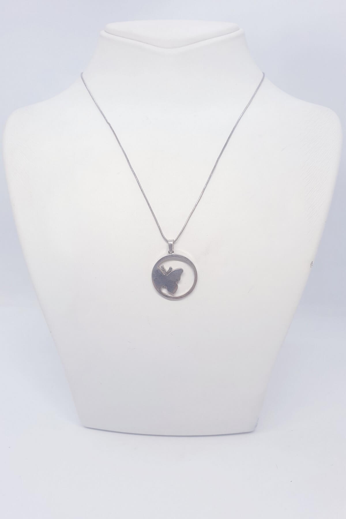 Gümüş Halkalı Kelebek Kolye