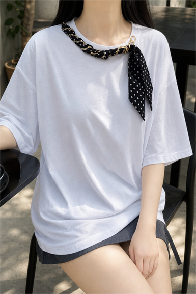 White Fular Aksesuarlı Oversize Tshirt