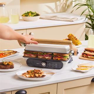 Karaca Gastro Grill Glass Premium 2400W Döküm Izgara ve Tost Makinesi Wood Craft 6 Dilim Kapasiteli