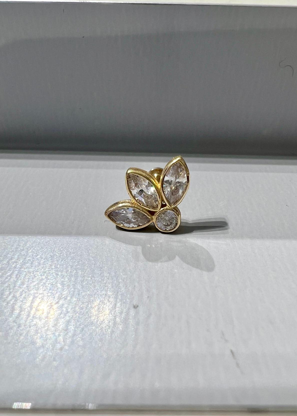 Altın Lotus Piercing