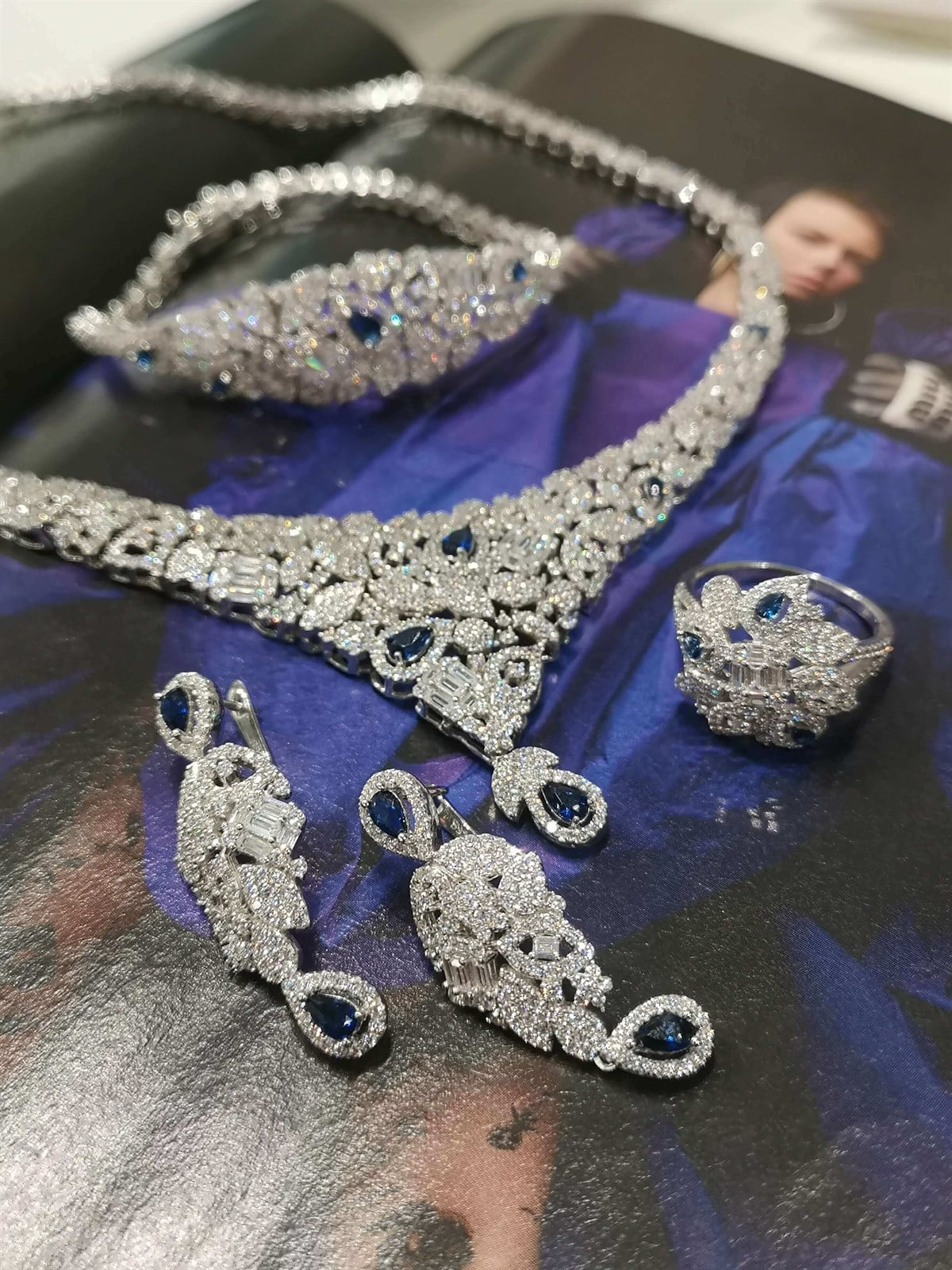 İthal Lacivert Beyaz Taşlı Set