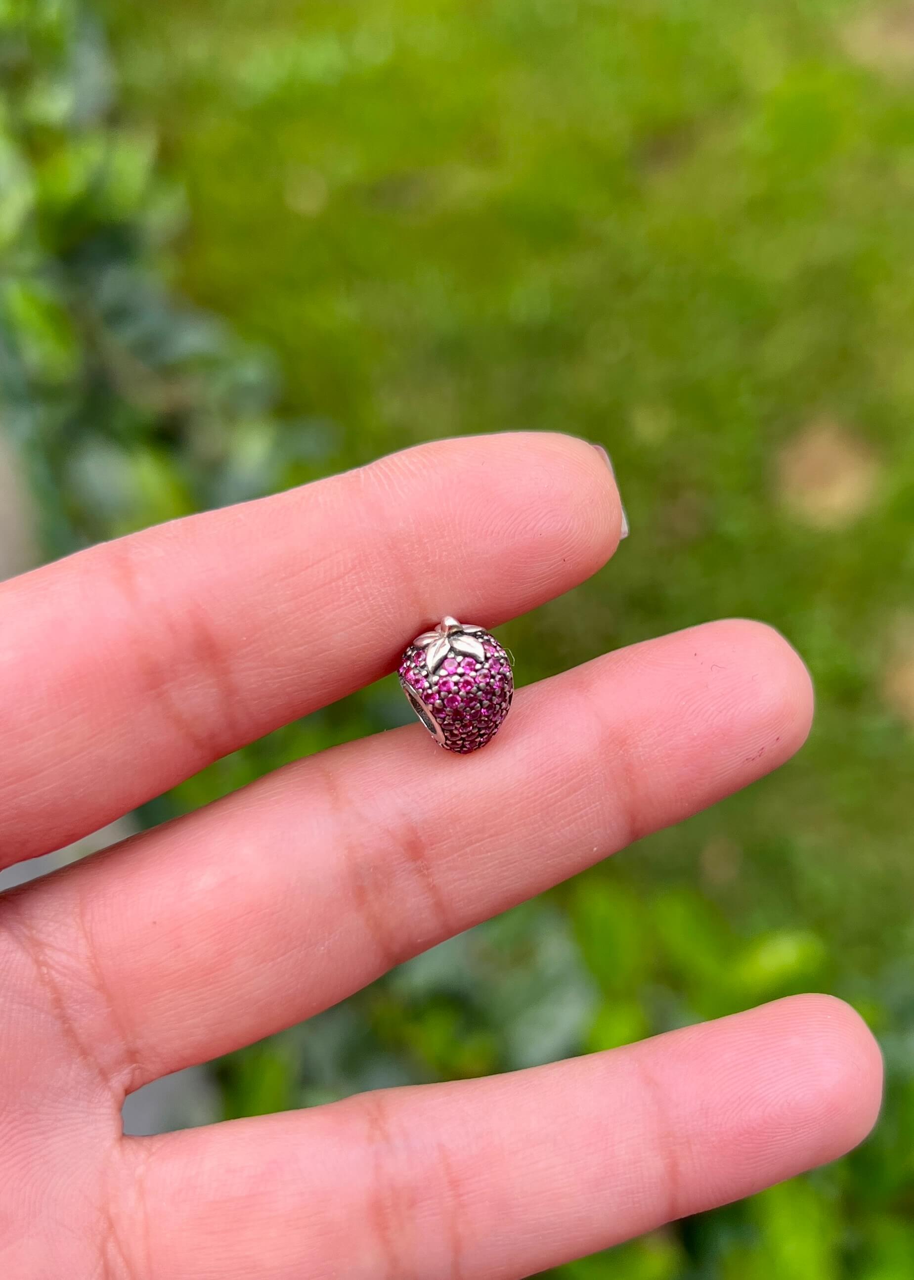 Pembe Taşlı Çilek Charm