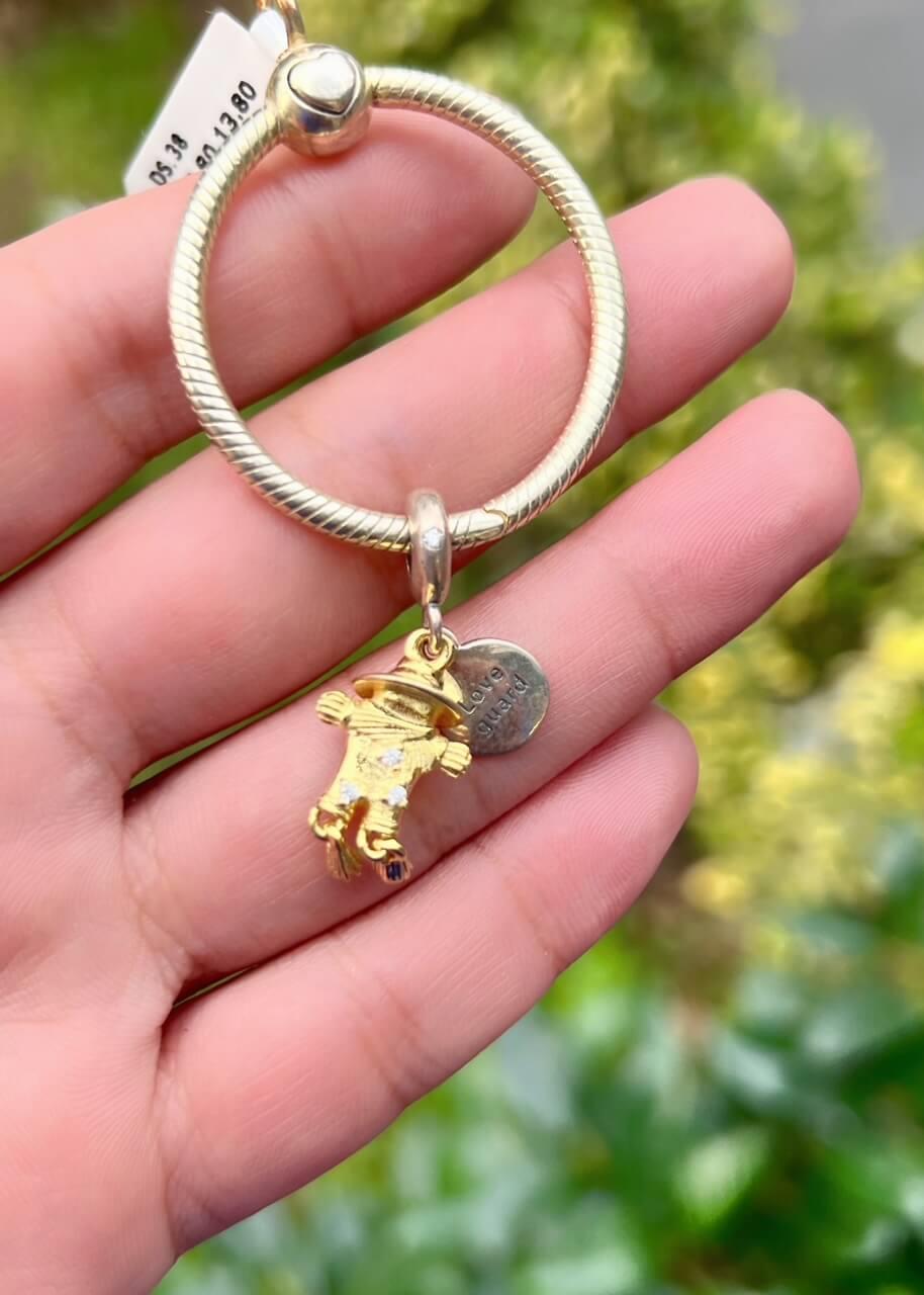 Sallantılı Gold ' Love Guard ' Charm