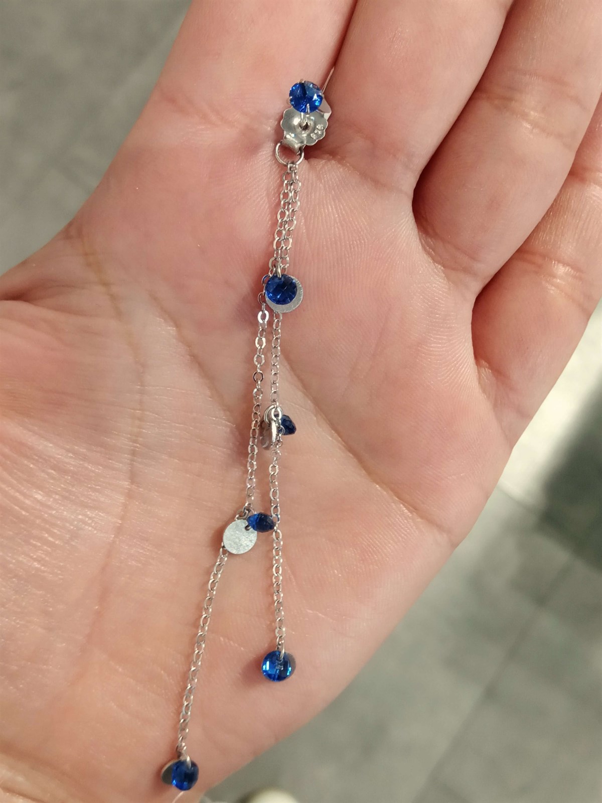 Sallantılı Küpe