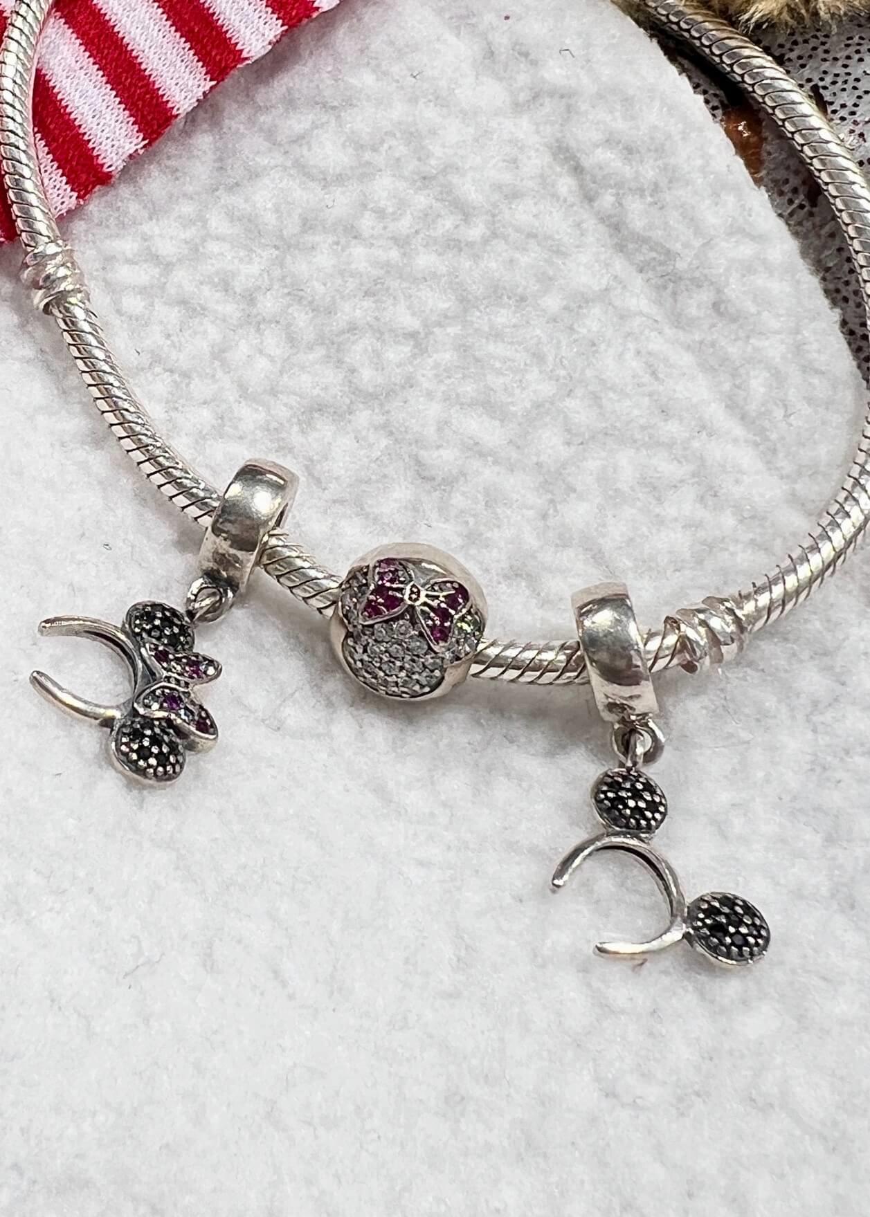 Sallantılı Minnie Taç Charm