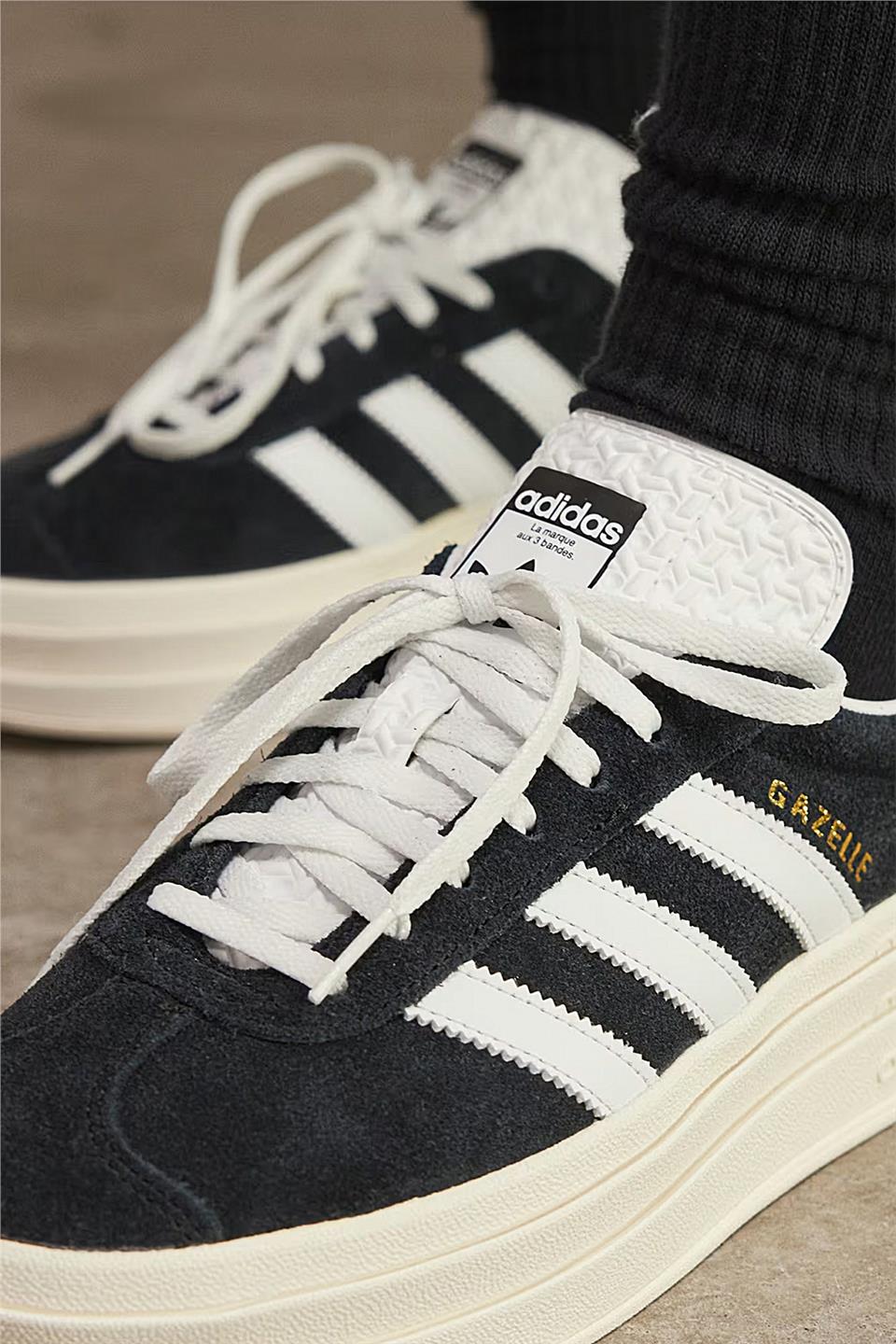 Adidas IHQ6912 Adidas Gazelle Kadın Klasik Sneaker Siyah - Beyaz