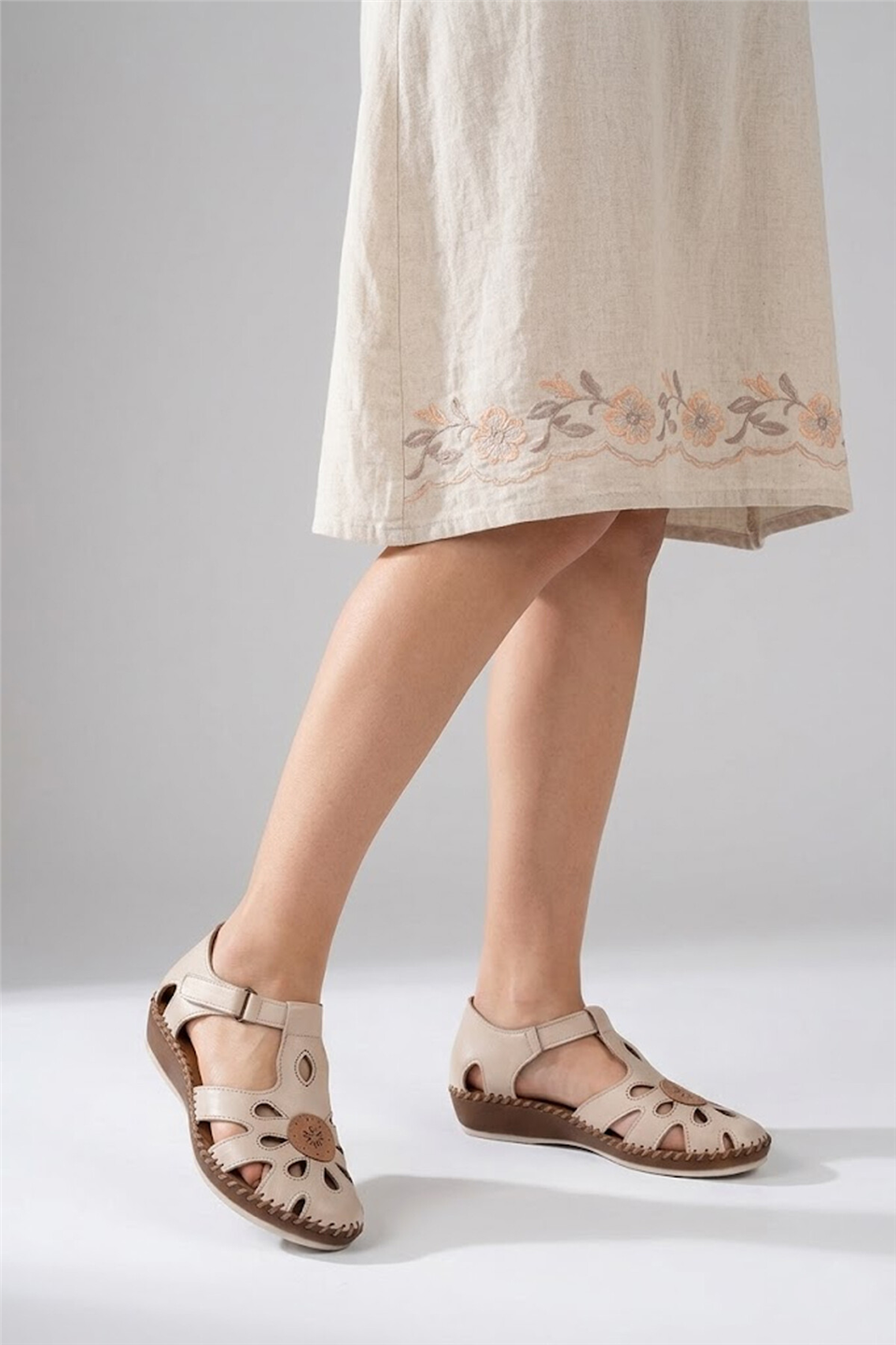 Beety 26BY67.26016C Kadın Hakiki Deri Düz Sandalet Bej