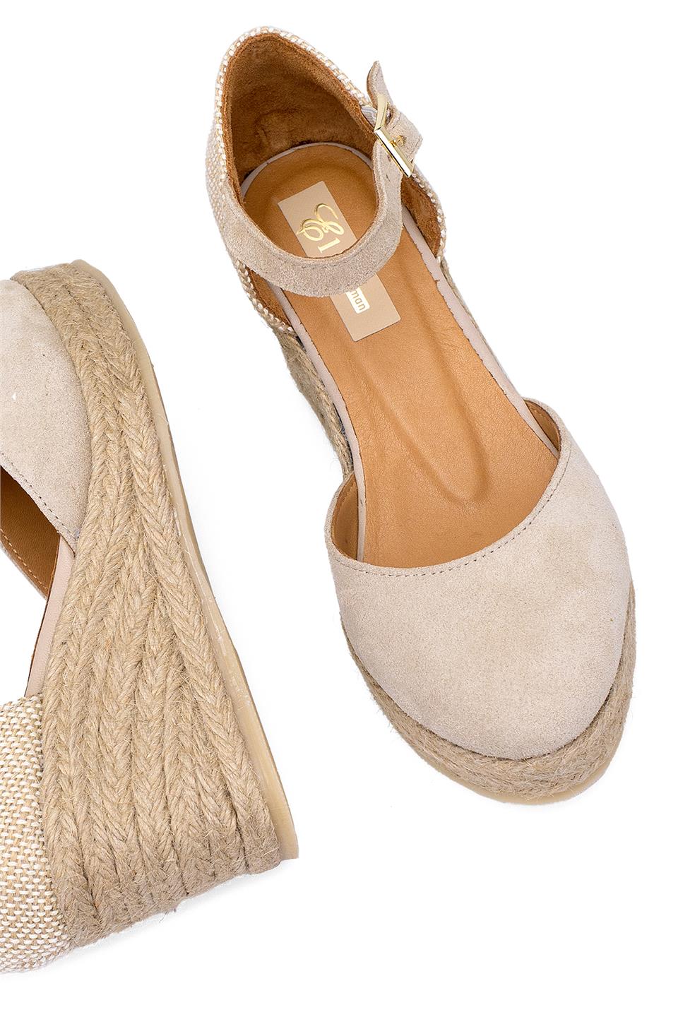 Elit Anastelle Kadın Hakiki Süet Deri Dolgu Topuk Sandalet Bej