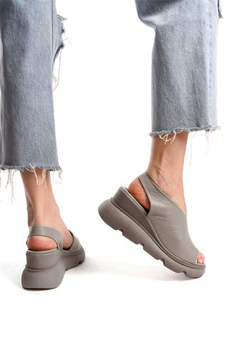 Elit Lyna Kadın Hakiki Deri Dolgu Topuk Sandalet Gri