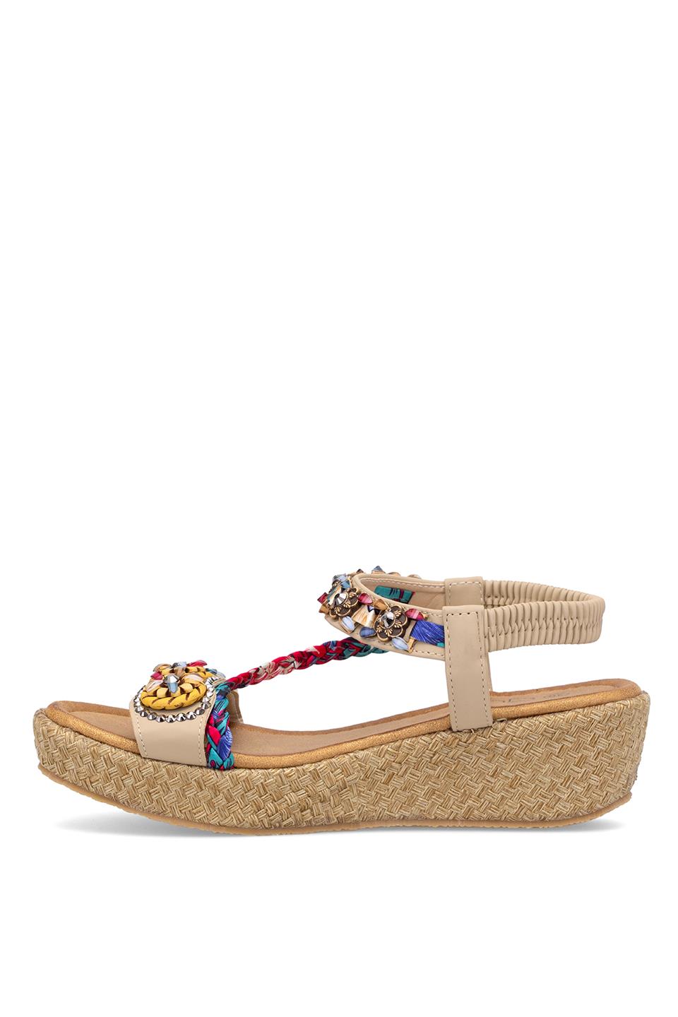 Guja 25Y153-2 Kadın Taşlı Düz Sandalet Bej