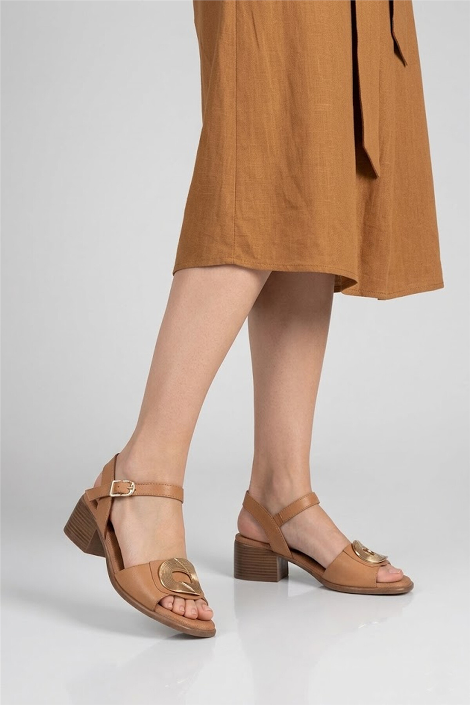 Mammamia D26YS-2795 Kadın Hakiki Deri Topuklu Sandalet Taba