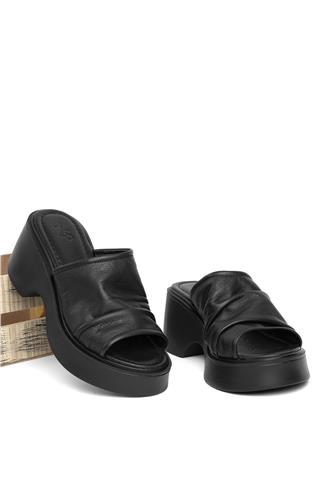 Zeyn 7841C Kadın Hakiki Deri Dolgu Topuk Terlik Siyah