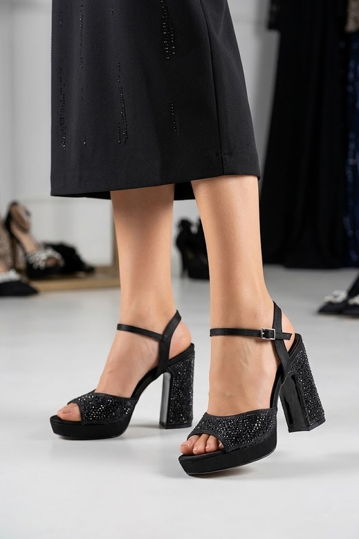Beety 26BY223.390T Kadın Taşlı Klasik Platform Ayakkabı Siyah