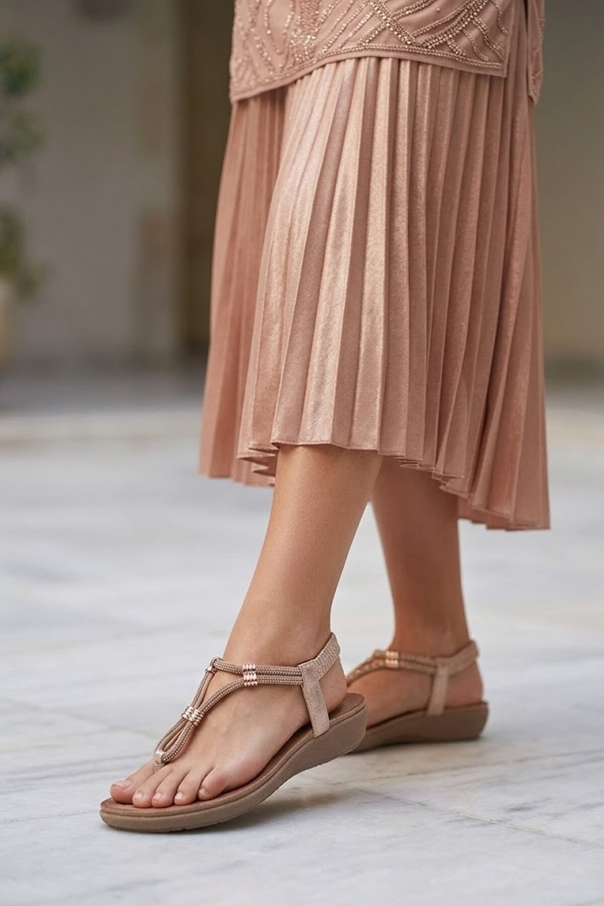 Elit HML4121 Kadın Taşlı Düz Sandalet Altın