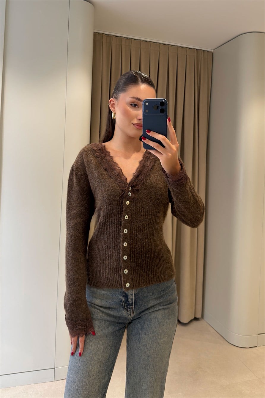 Yakası Ve Kolu Dantel Detaylı Hırka- KAHVERENGİ