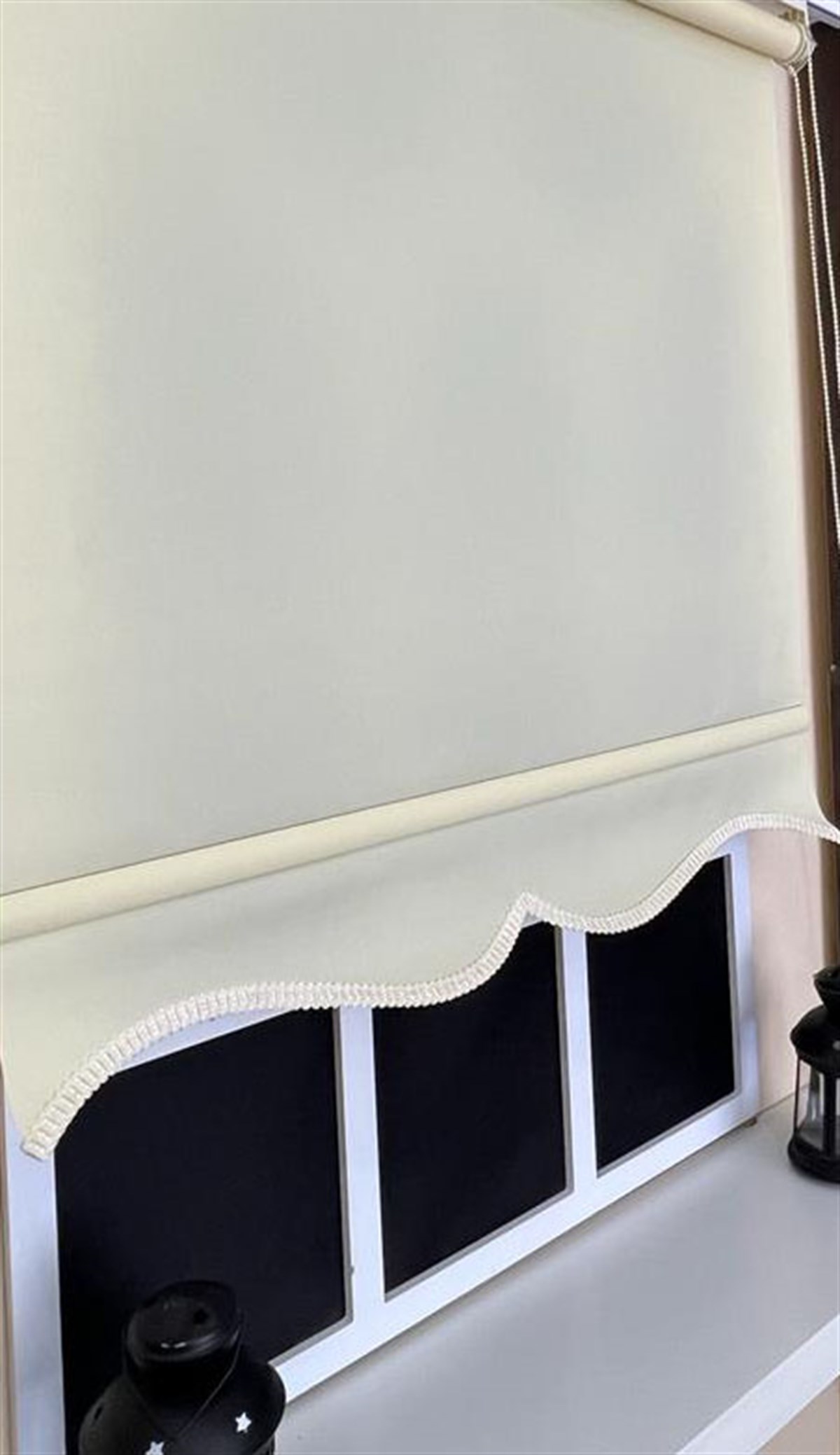 Düz Krem Stor Perde Etek Dilimli STB--5302