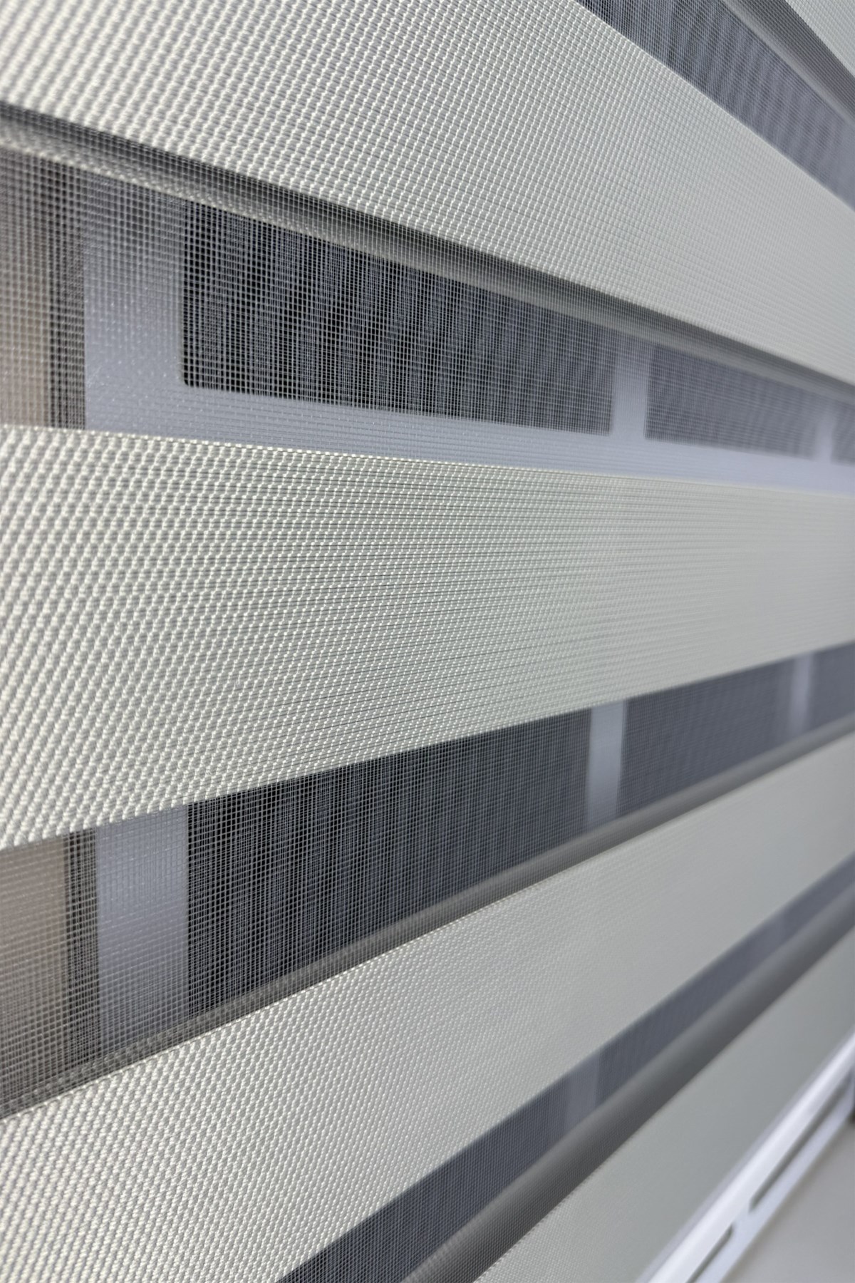 Zebra PerdelerStorBuradaStorBurada Işık Geçirmeyen Karartma Blackout Bej Rengi Zebra Stor Perde
