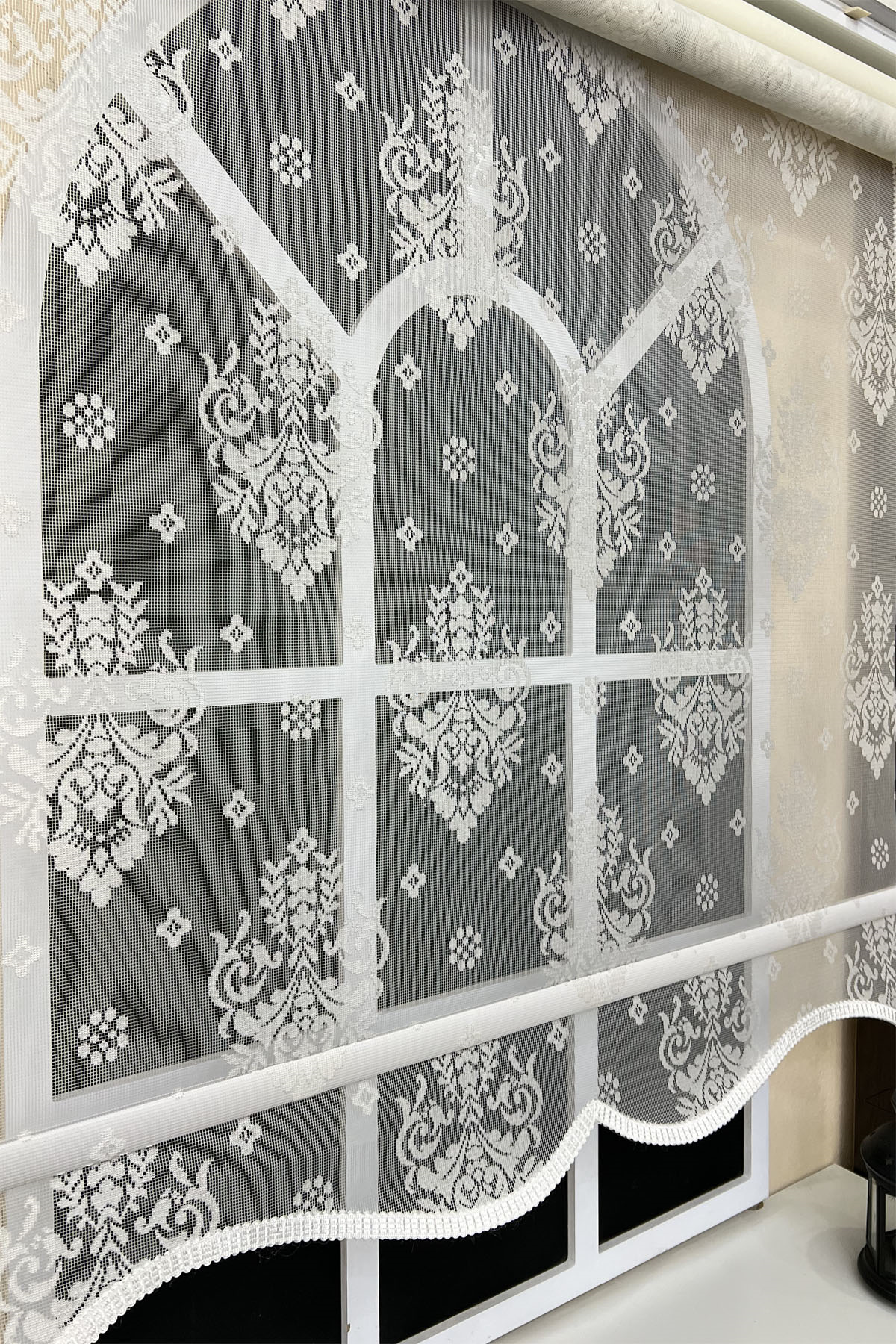 Çift Sistem Tül Stor PerdeStorBuradaStorBurada Çift Mekanizmalı Kirli Beyaz Damask Tül Perde ve Ekru Stor Perde STB45252-V01