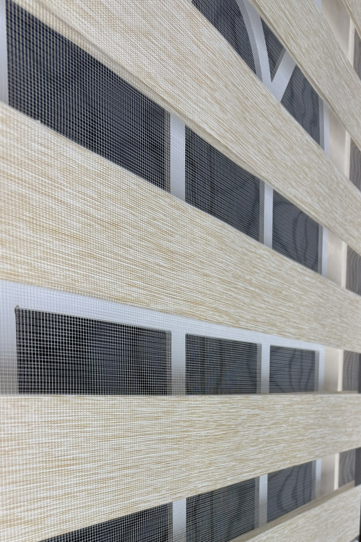 Zebra PerdelerStorBuradaStorBurada Zebra Stor Sert Plastik Kasalı Sütlü Kahve Perde STB 400V03-PD