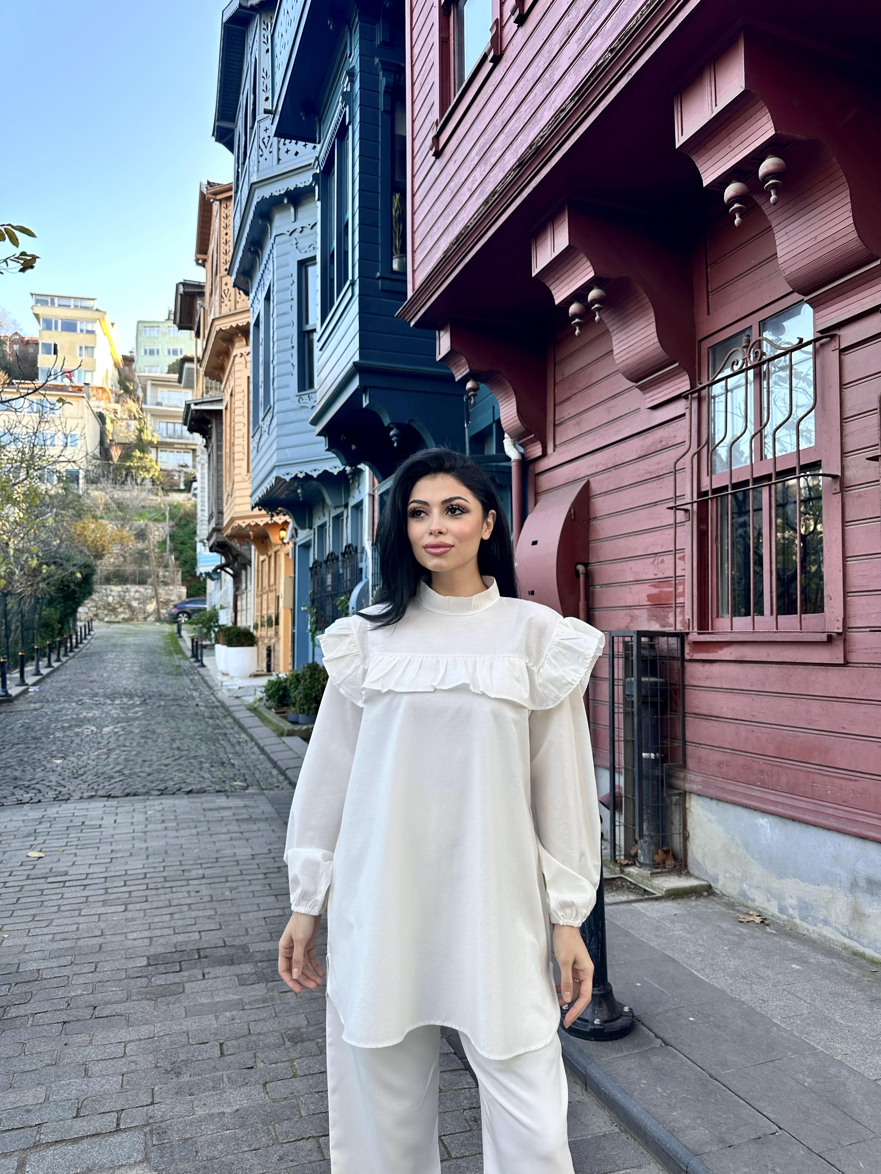 Beyaz Omuzdan Fırfırlı Uzun Poplin Tunik