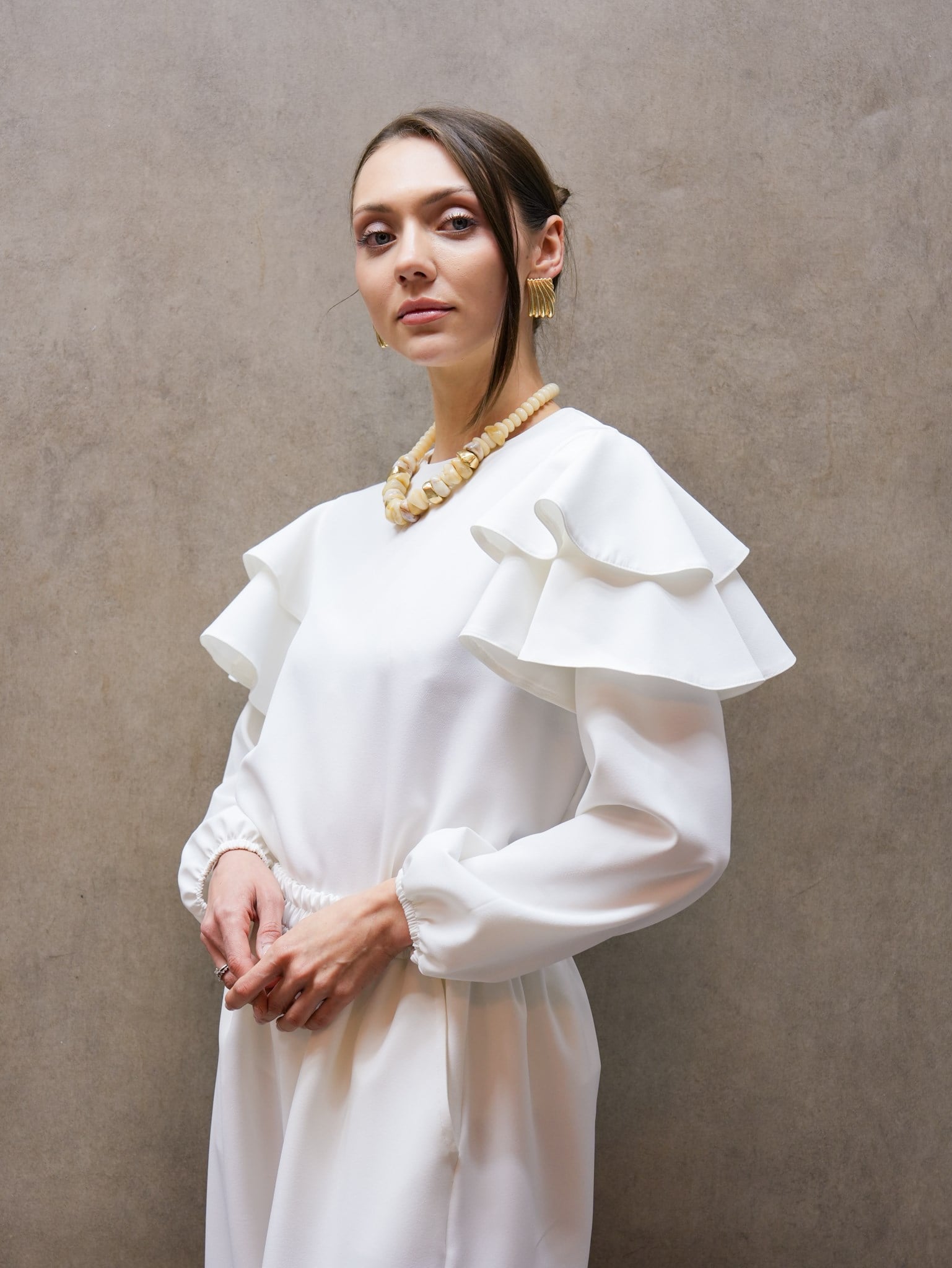 Beyaz Volanlı Krep Bluz