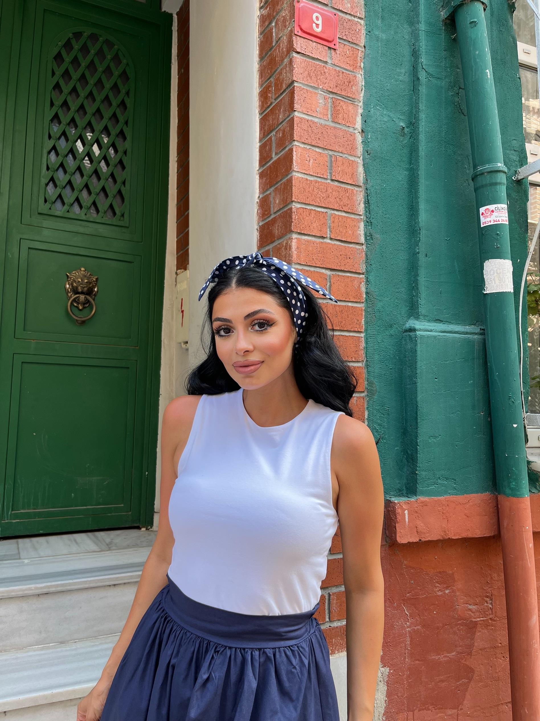 Lacivert Puantiyeli Bağlama Detaylı Poplin Bandana