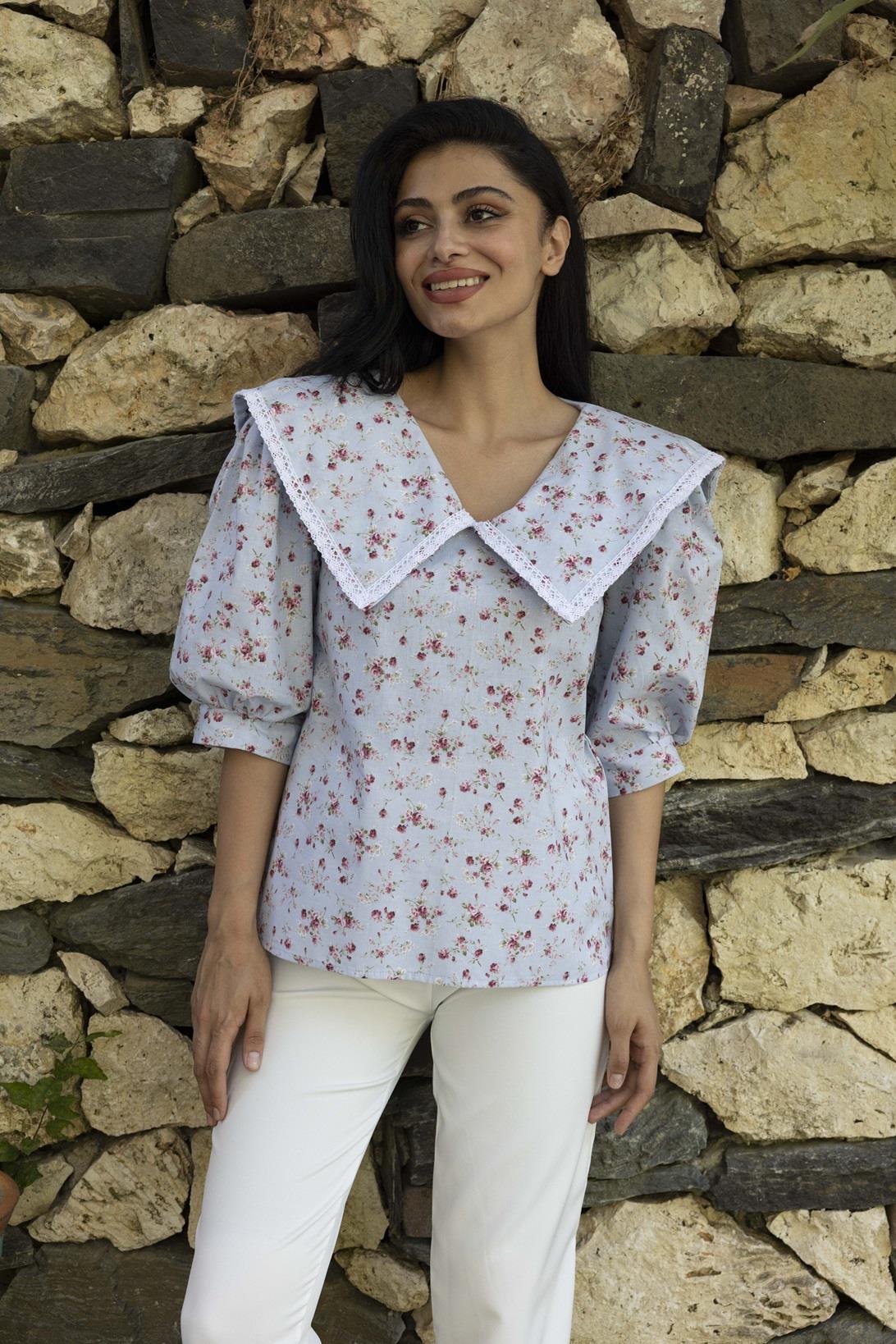 mavi çiçekli vintage yakalı dantelli bluz