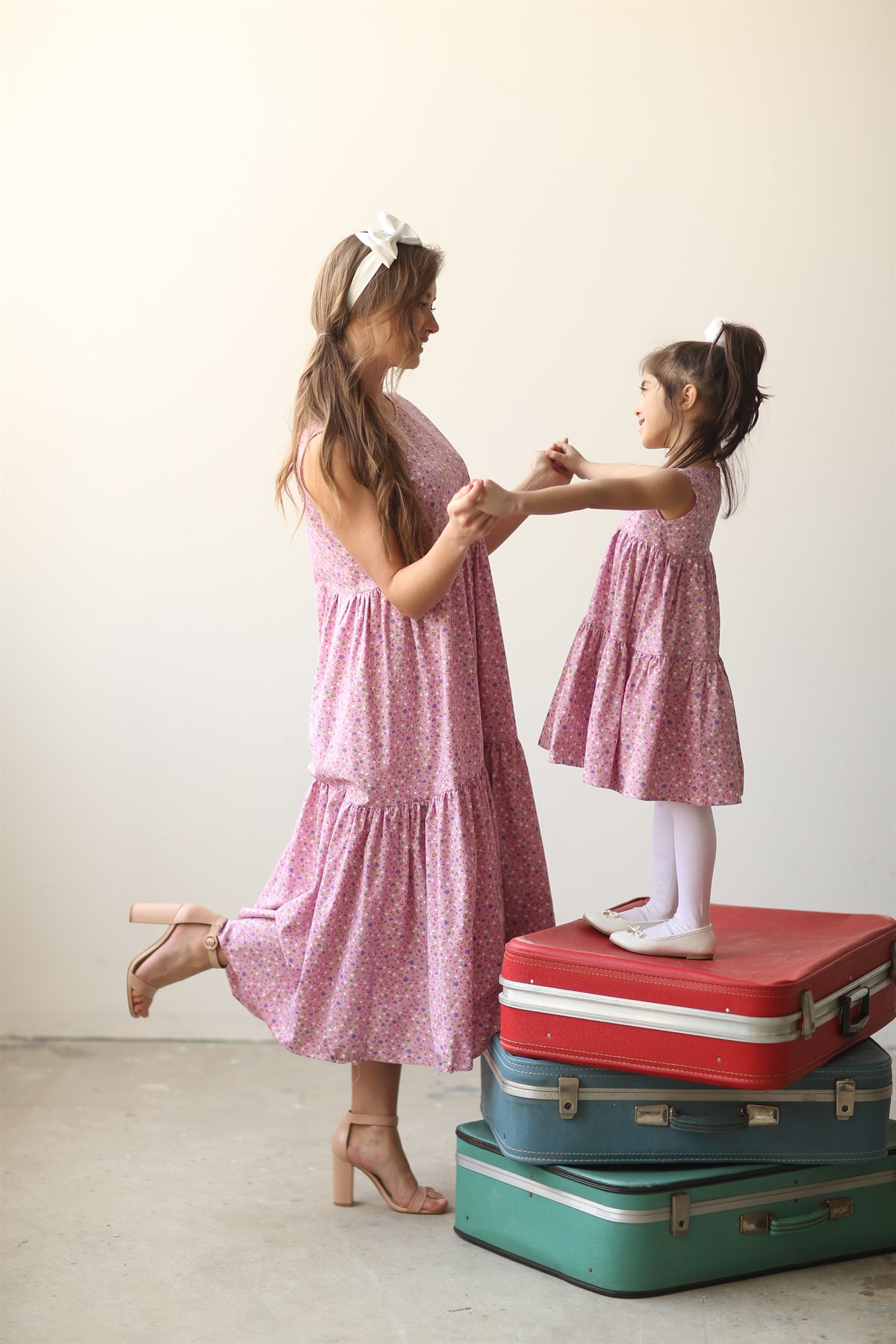 PEMBE ÇİÇEKLİ KAT KAT ANNE KIZ KOMBİNİ