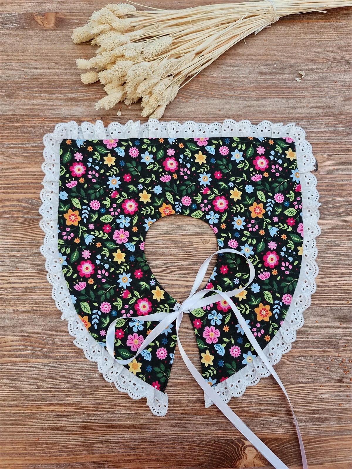 Vintage Yakalık - (Fistolu Siyah Çiçekli Yaka)