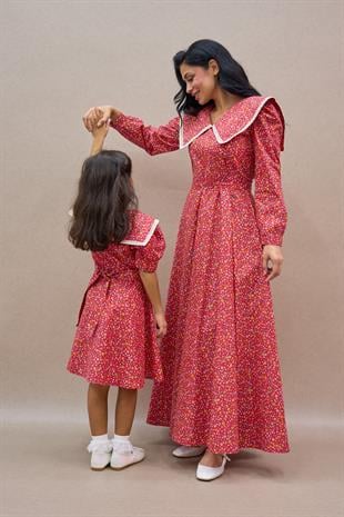 Vintage Kırmızı Çiçekli Büyük Yakalı Anne Kloş Elbise ve Kız Çocuk Büyük Yakalı Kloş Elbise Anne-Kız Kombini (TEKLİ SATILMAKTADIR)