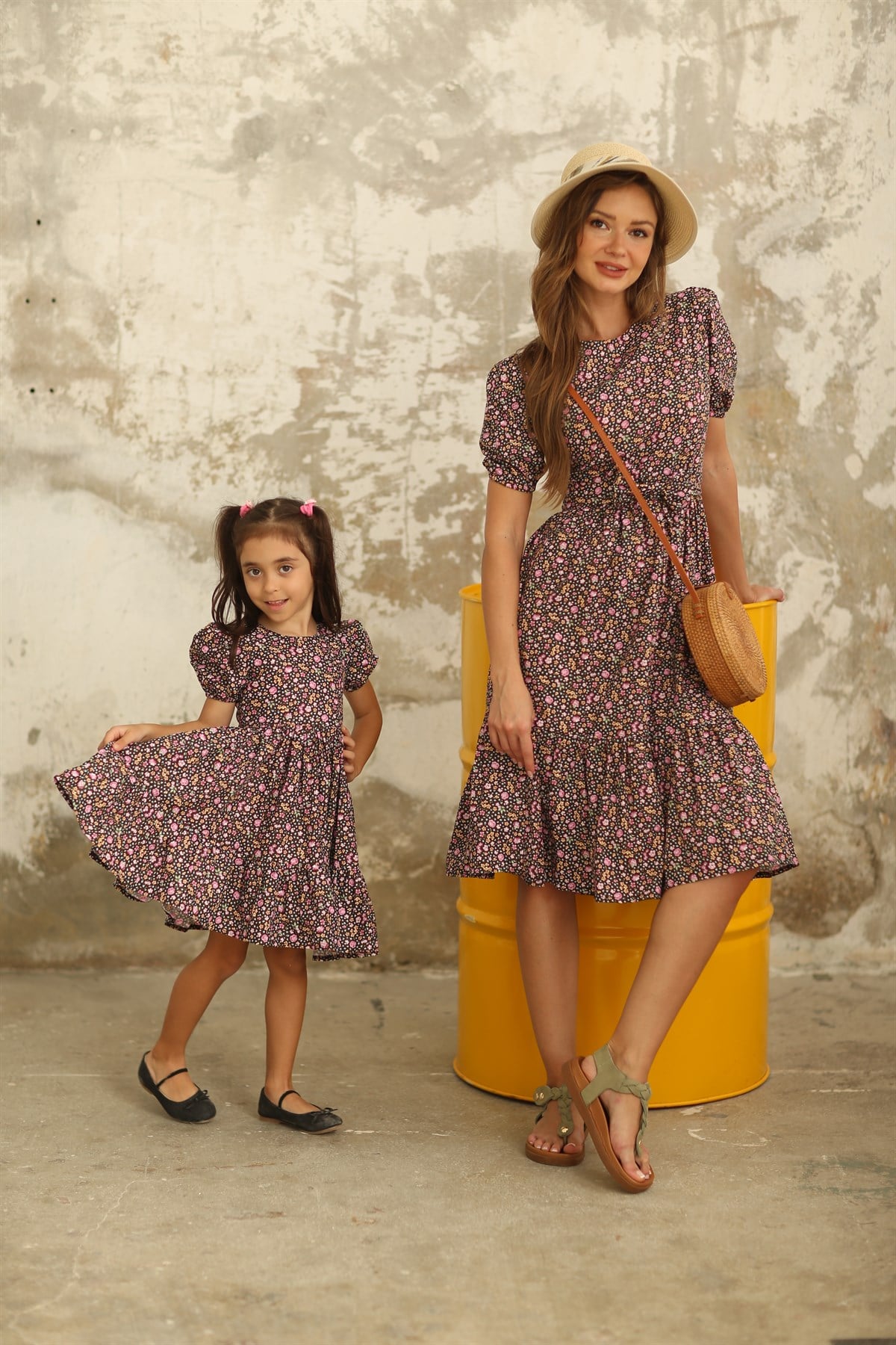 KAHVE DESEN PEMBE ÇİÇEKLİ ANNE KIZ KOMBİNİ