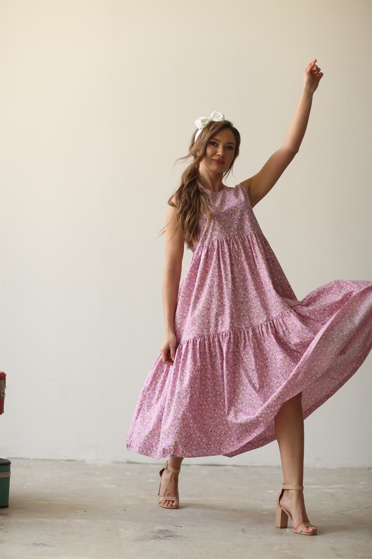 PEMBE ÇİÇEKLİ KAT KAT ELBİSE