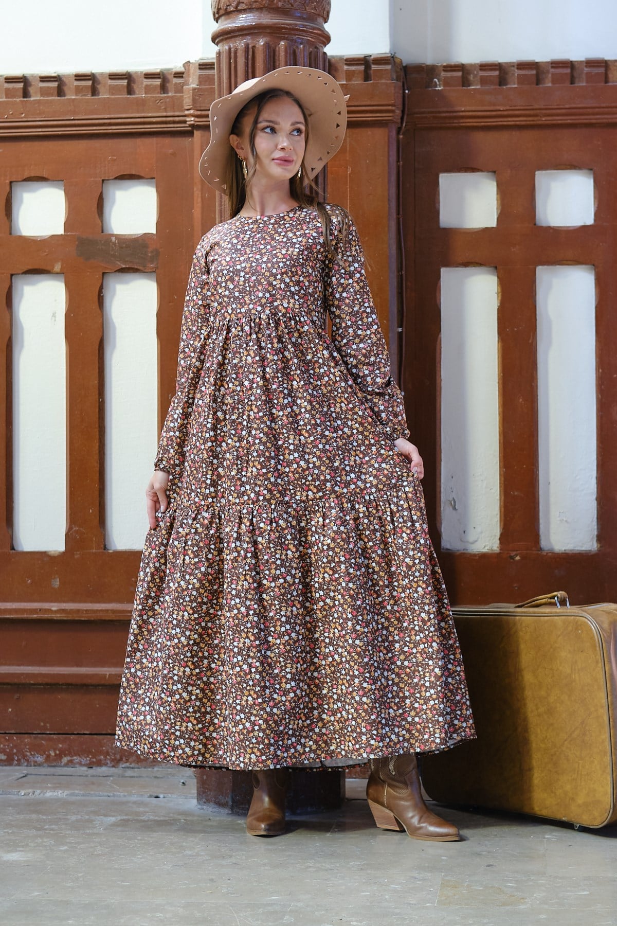 Tesettür Vintage Kahve Çiçekli Kat Kat Elbise