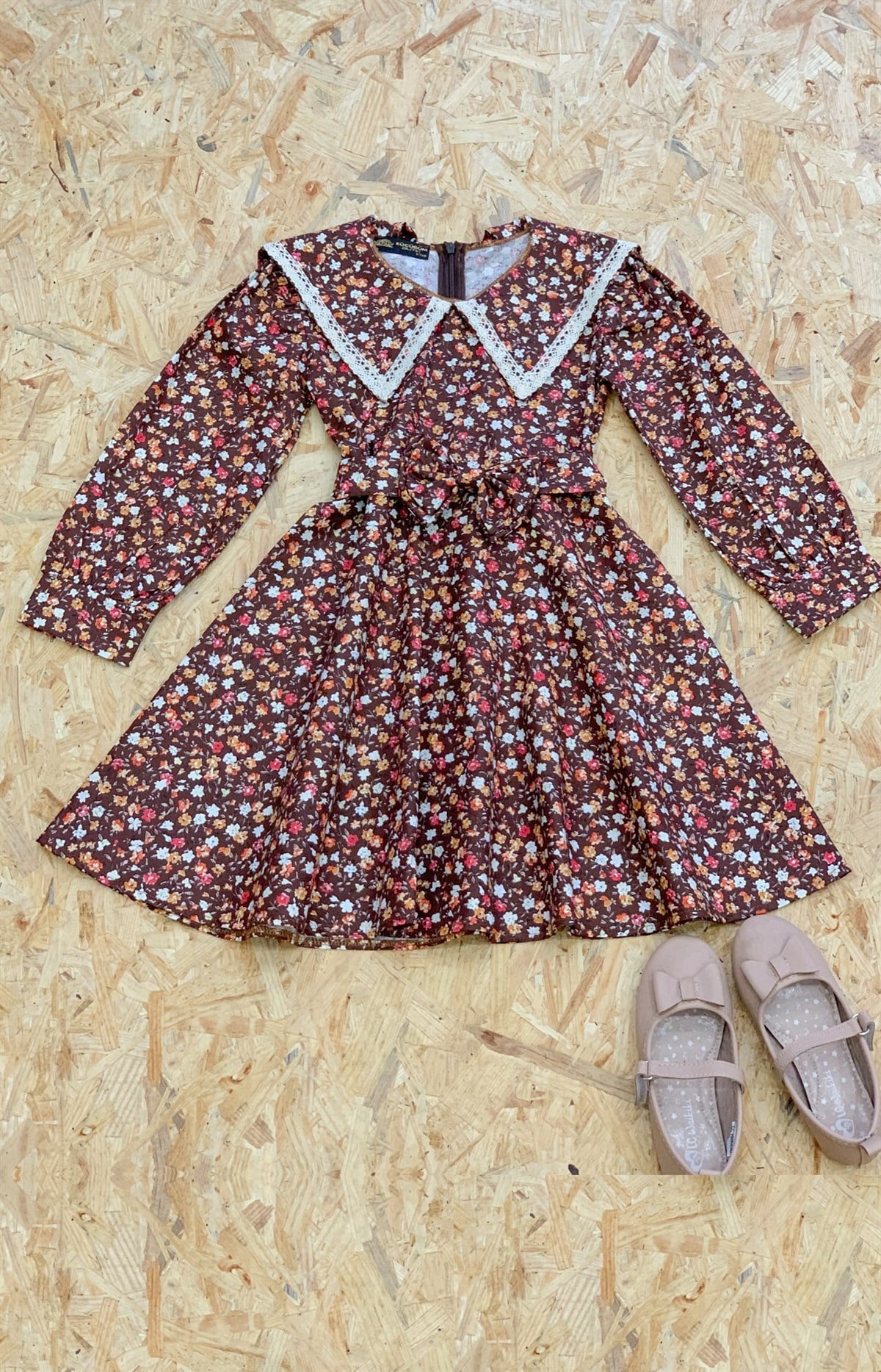 Vintage Yakalı Kahverengi Çiçekli Uzun Kol Kloş Kız Çocuk Elbise