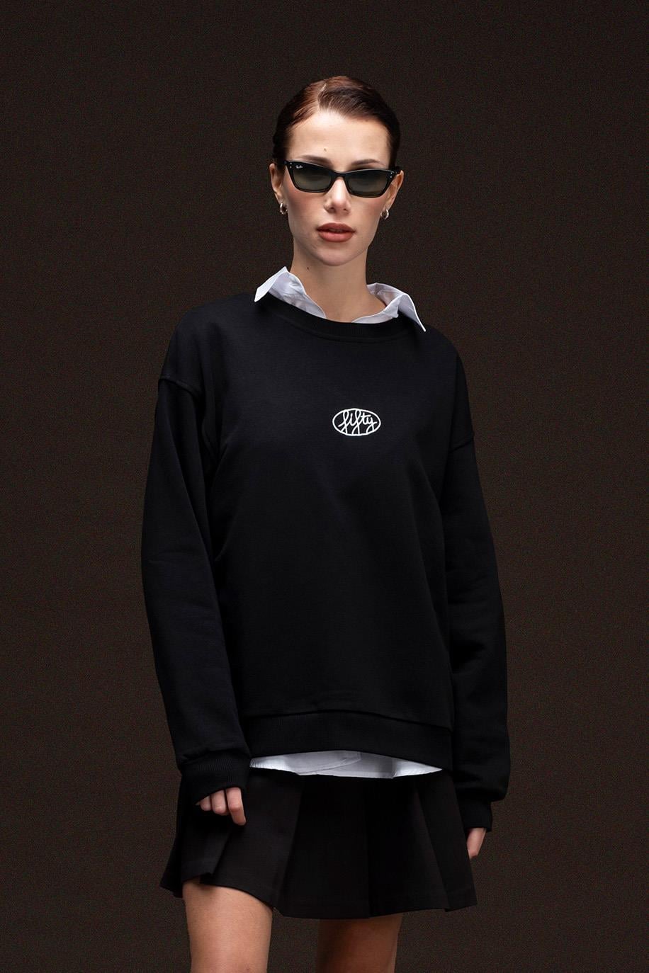 Kadın Siyah Oversize Sırt Baskılı Sweatshirt