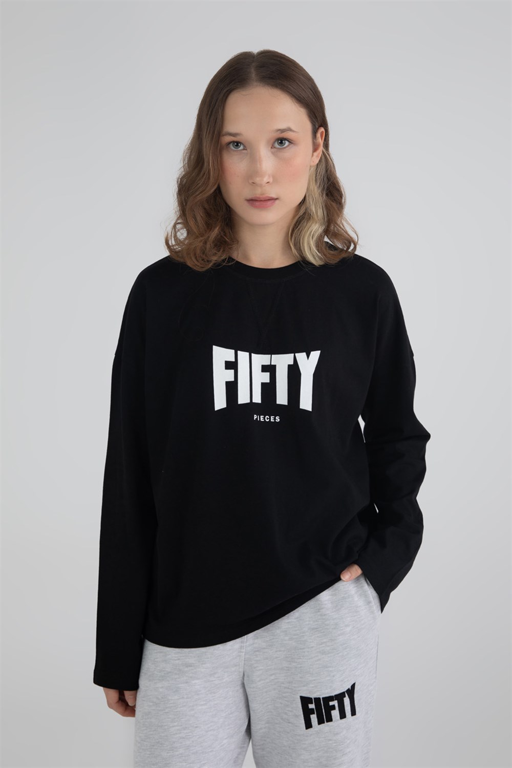 Kadın Siyah Uzun Kollu Oversize T-Shirt - Fifty Pieces