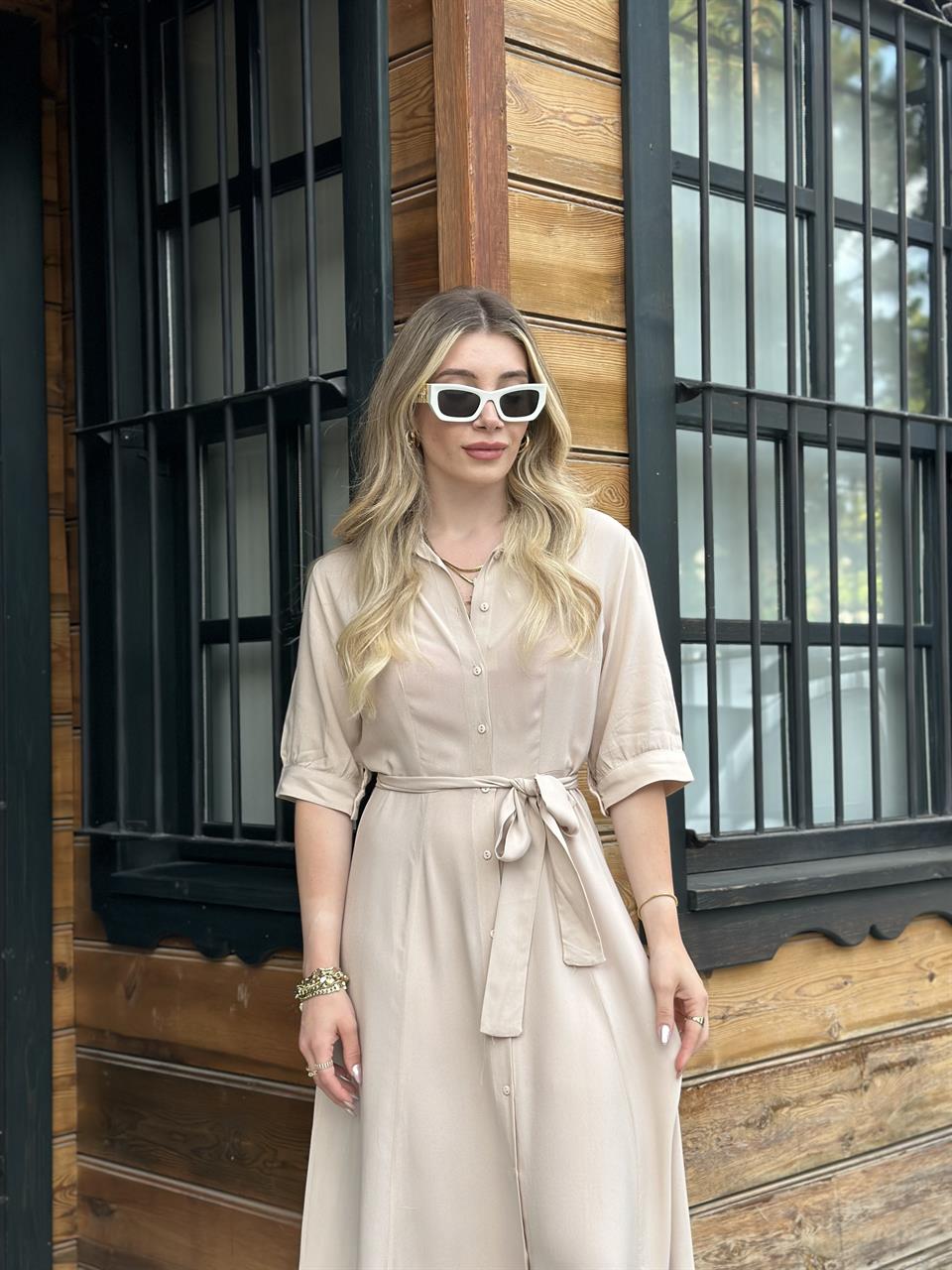 1345-Kuşaklı Taş Renk Gömlek Elbise