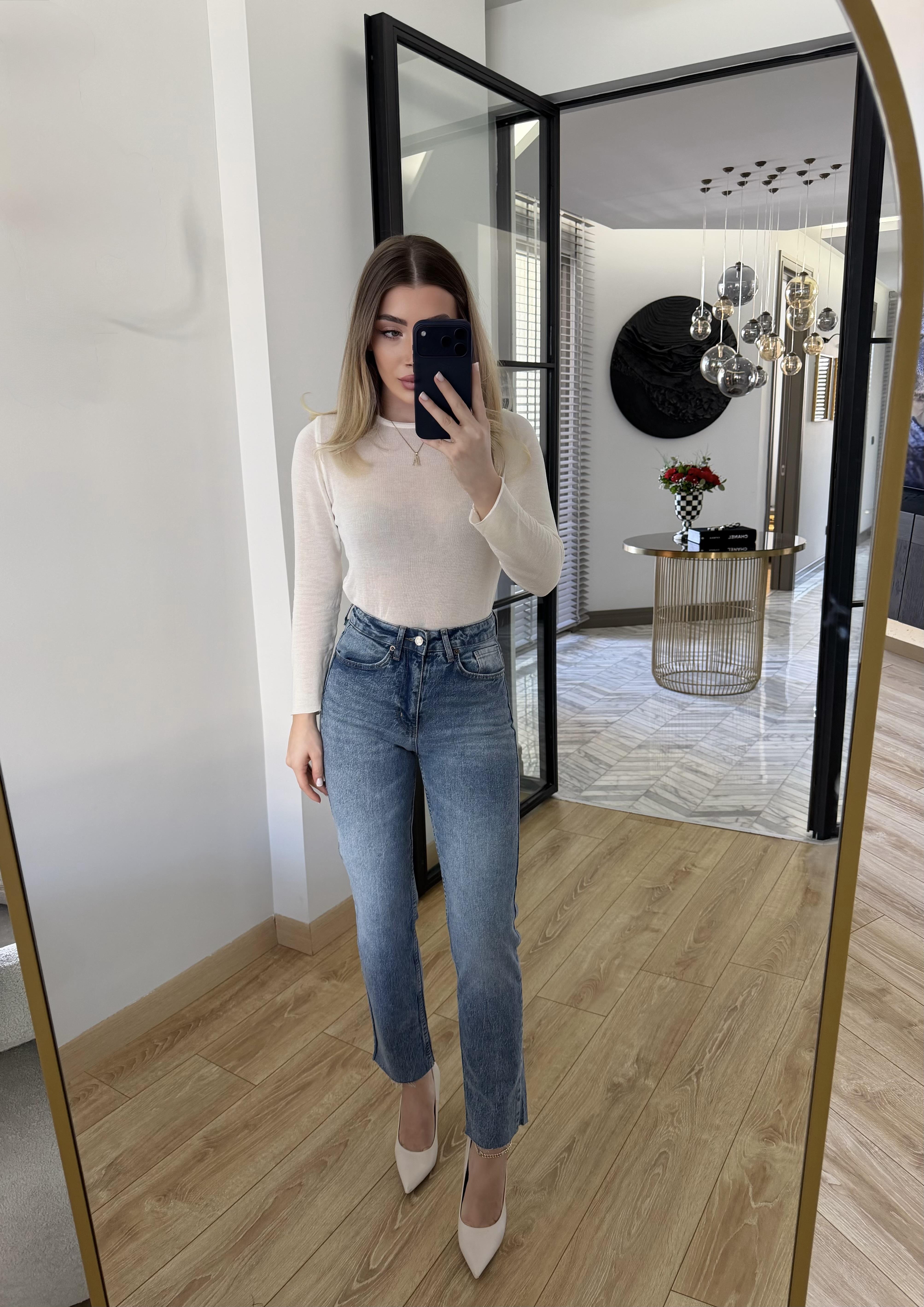 Açık İndigo Kesik Paçalı Boy Fit Jean -2116