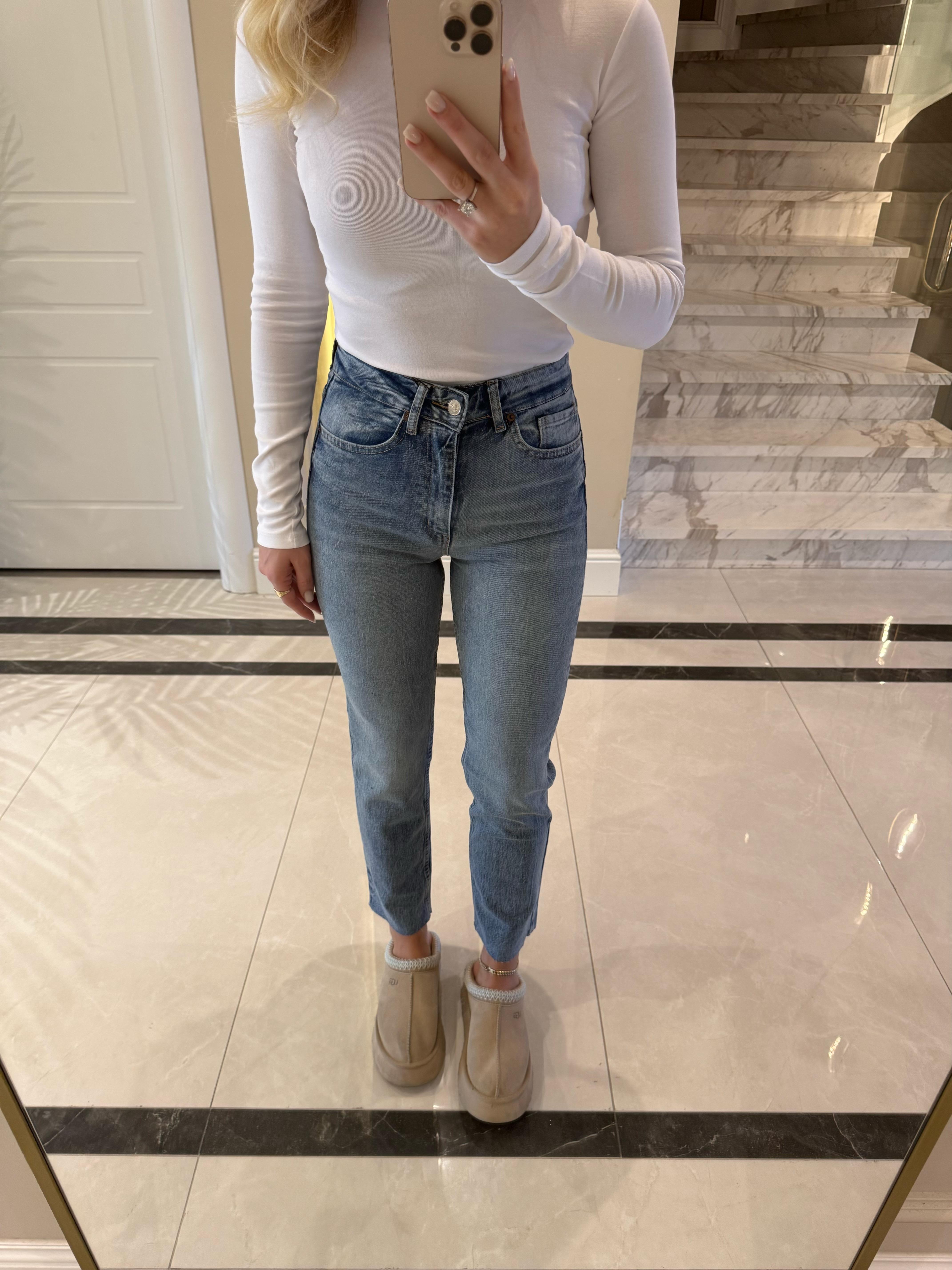 Açık Mavi Kesik Paçalı Boy Fit Jean -2100