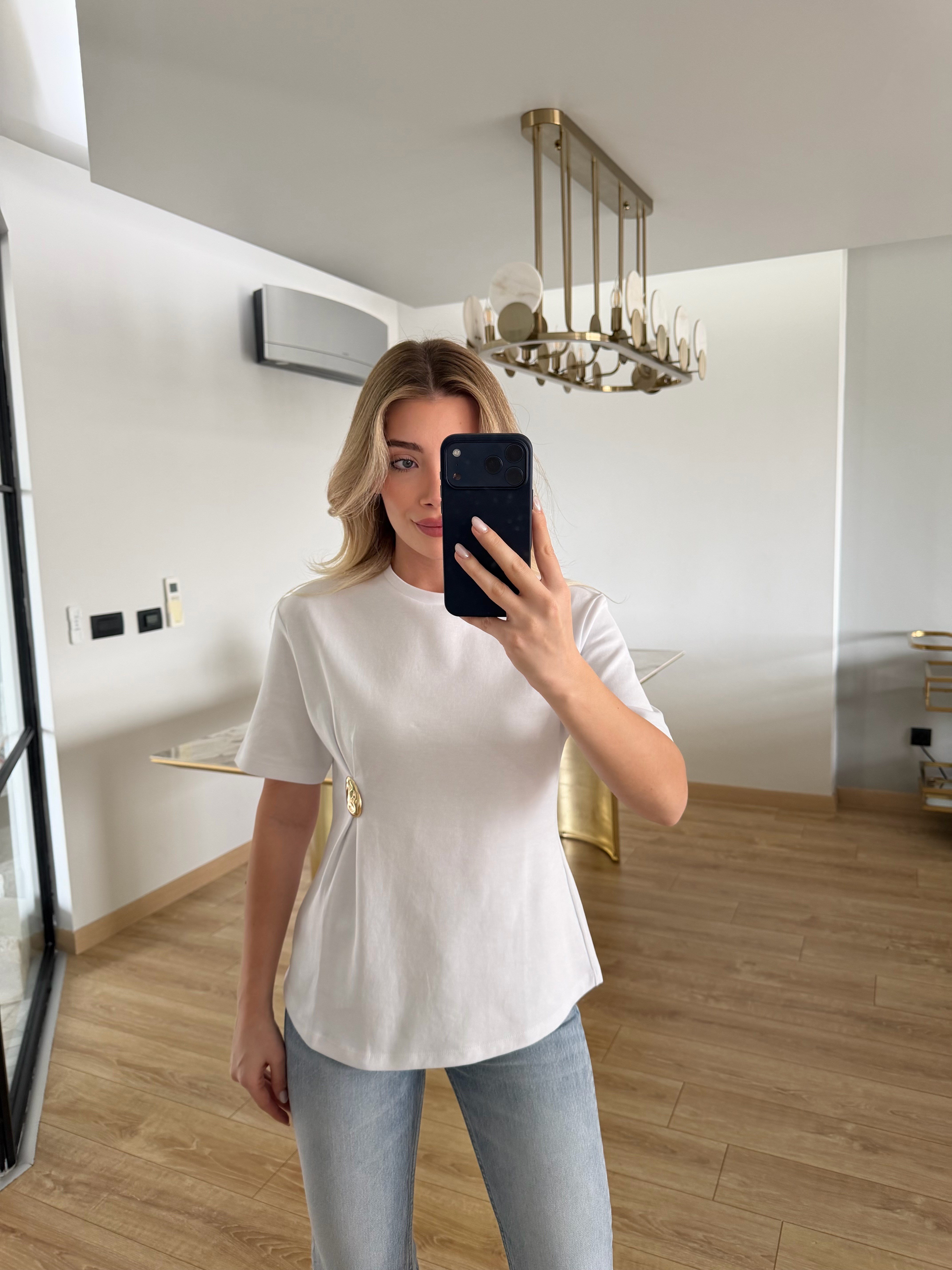 Beyaz Aksesuarlı Tişört-1067