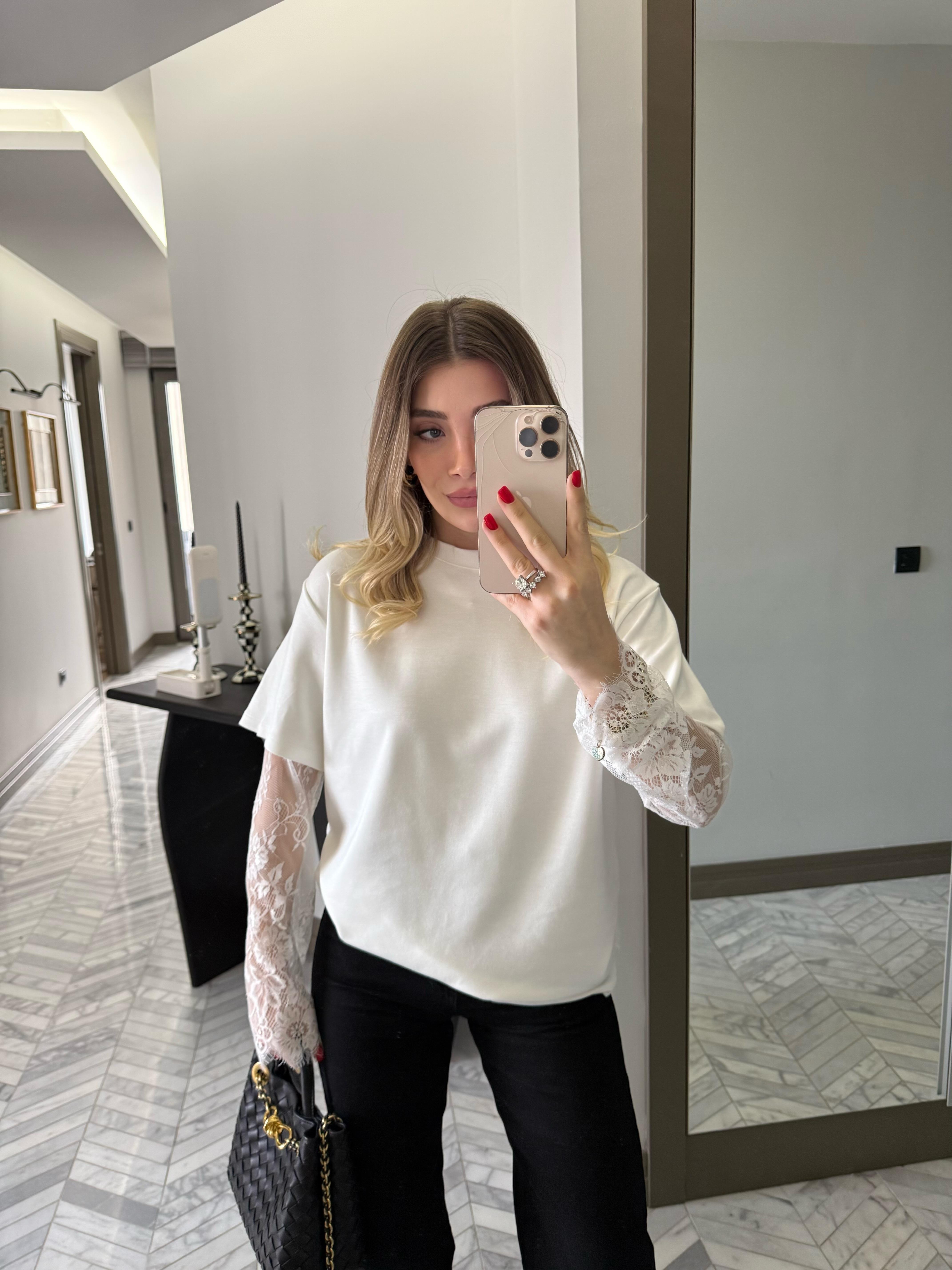 Beyaz Bisiklet Yaka Dantelli Bluz 1049