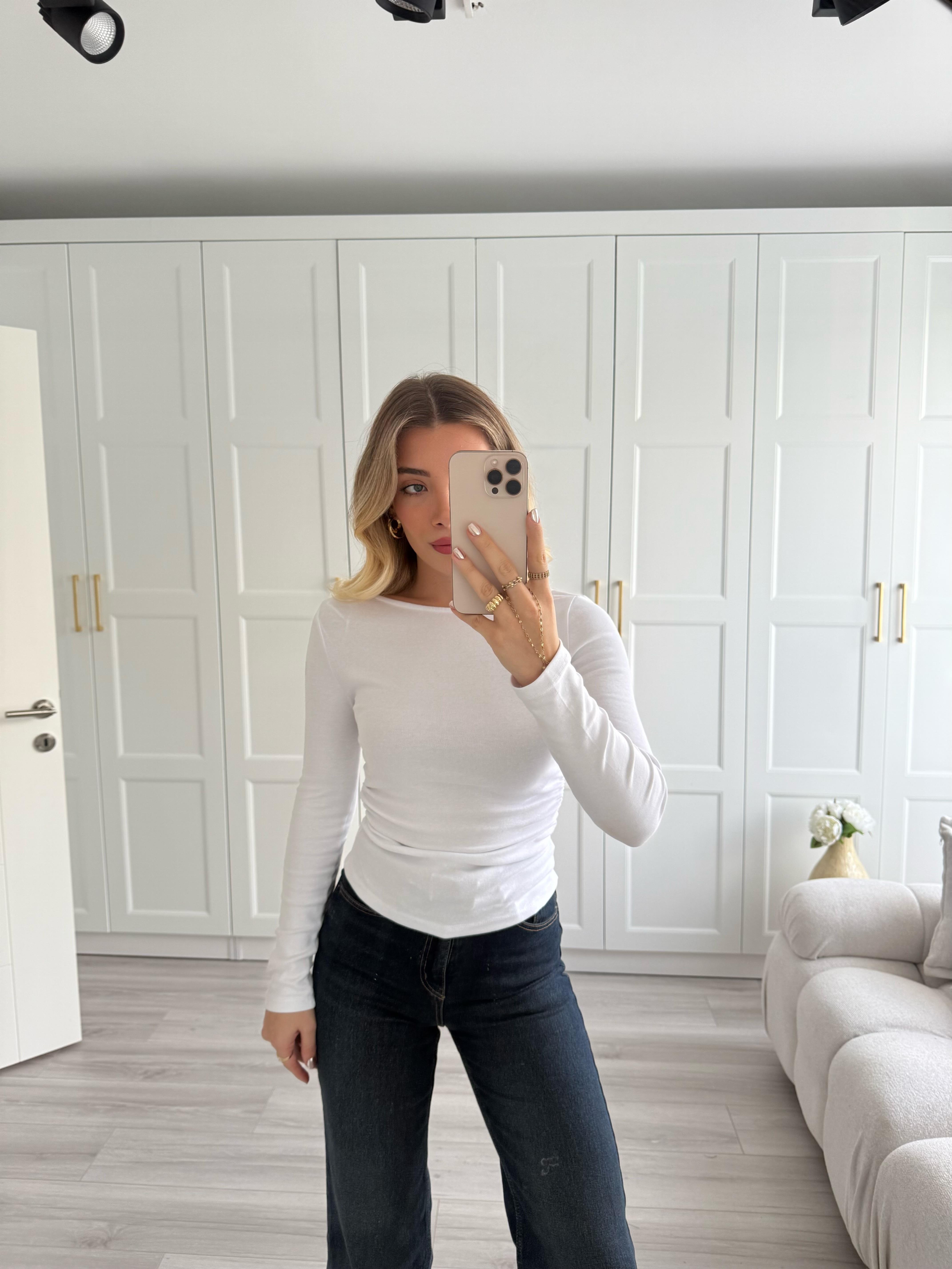 Beyaz Büzgülü Kayık Yaka Top-31401