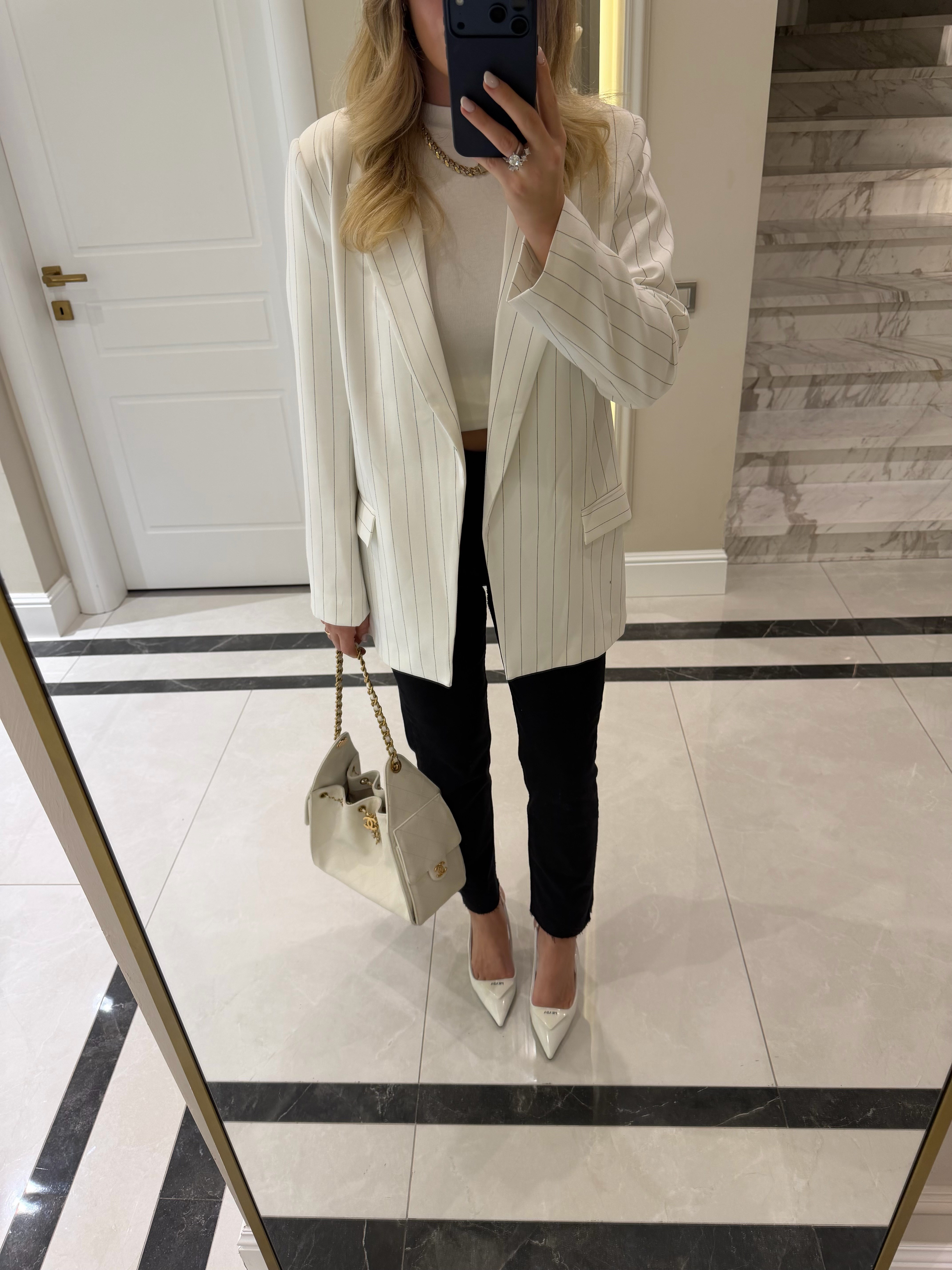 Beyaz Çizgili Blazer Ceket
