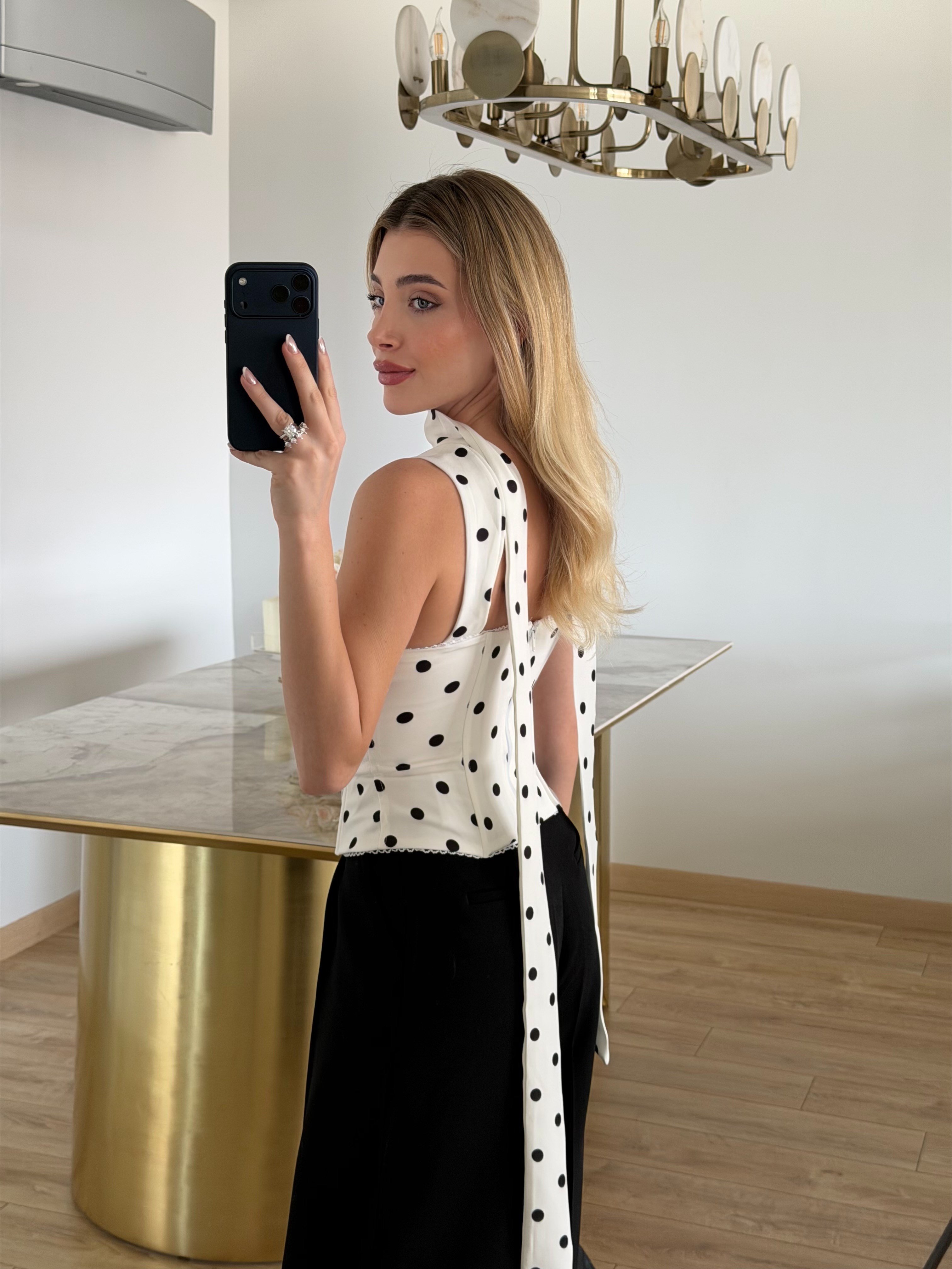 Beyaz Puantiyeli Fularlı Korse Bluz