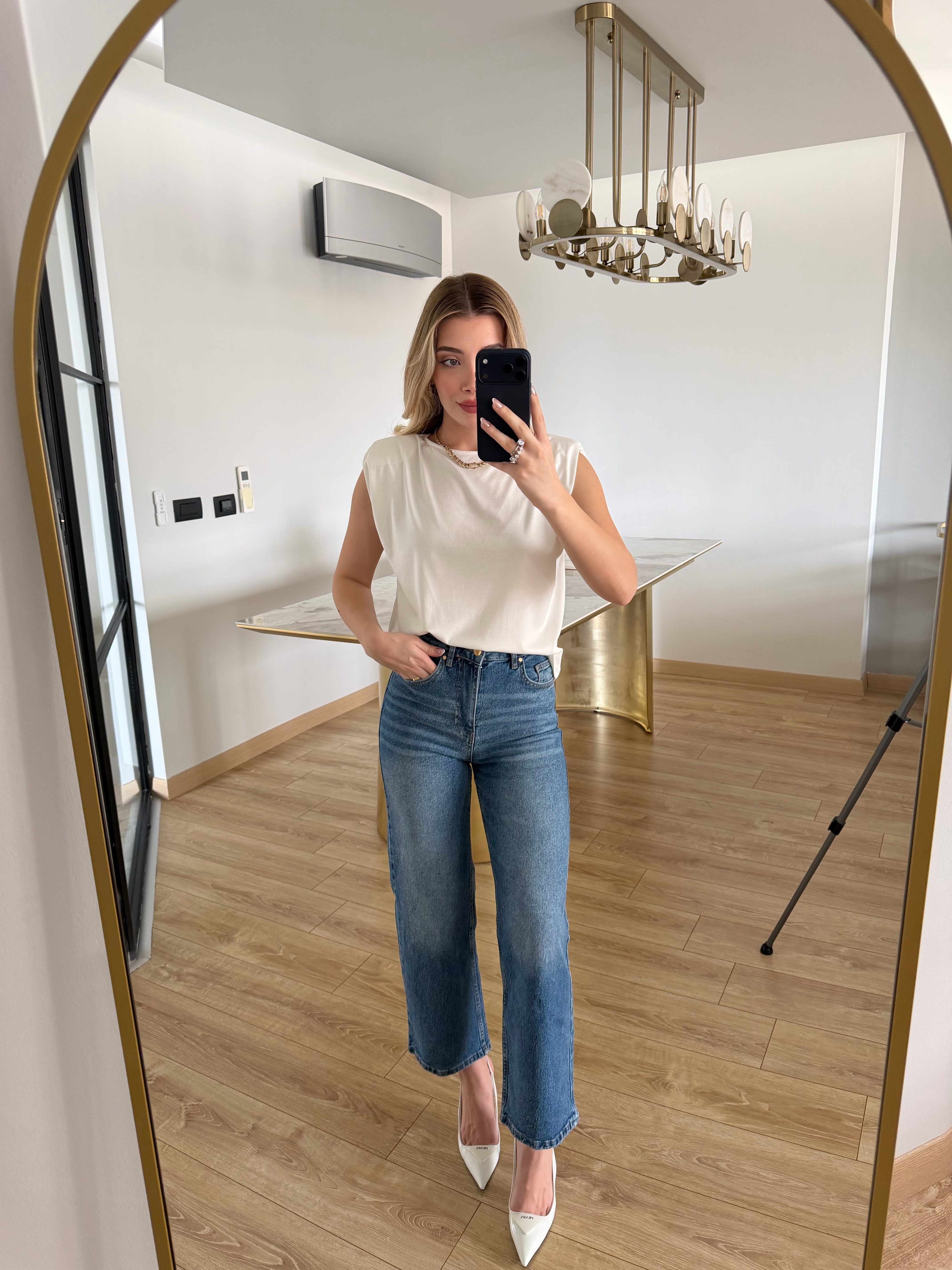 Beyaz Sırtı Dantelli Vatkalı Premium Tshirt