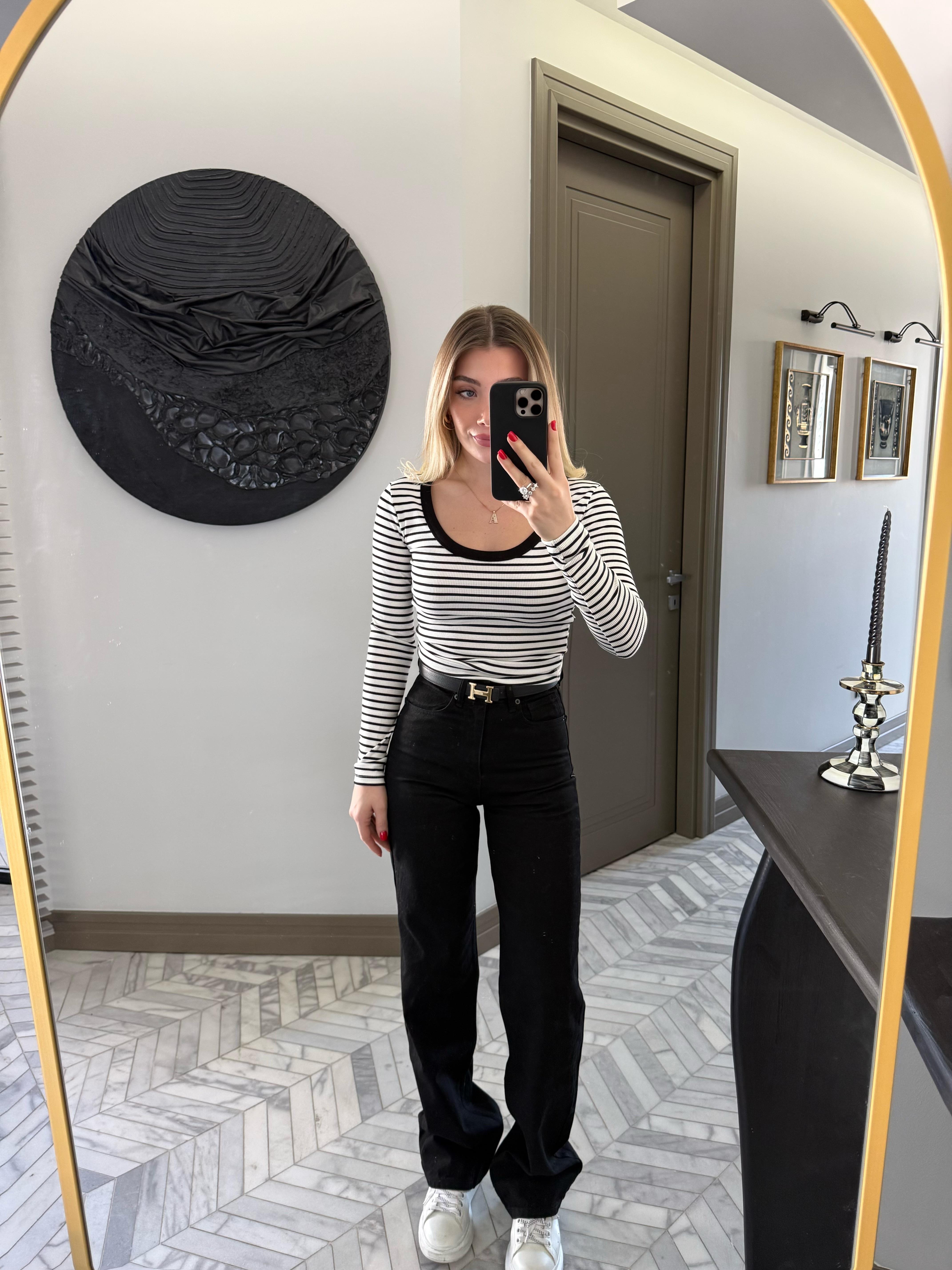 Beyaz Üzerine Siyah Çizgili Havuz Yaka Fitilli Triko Body