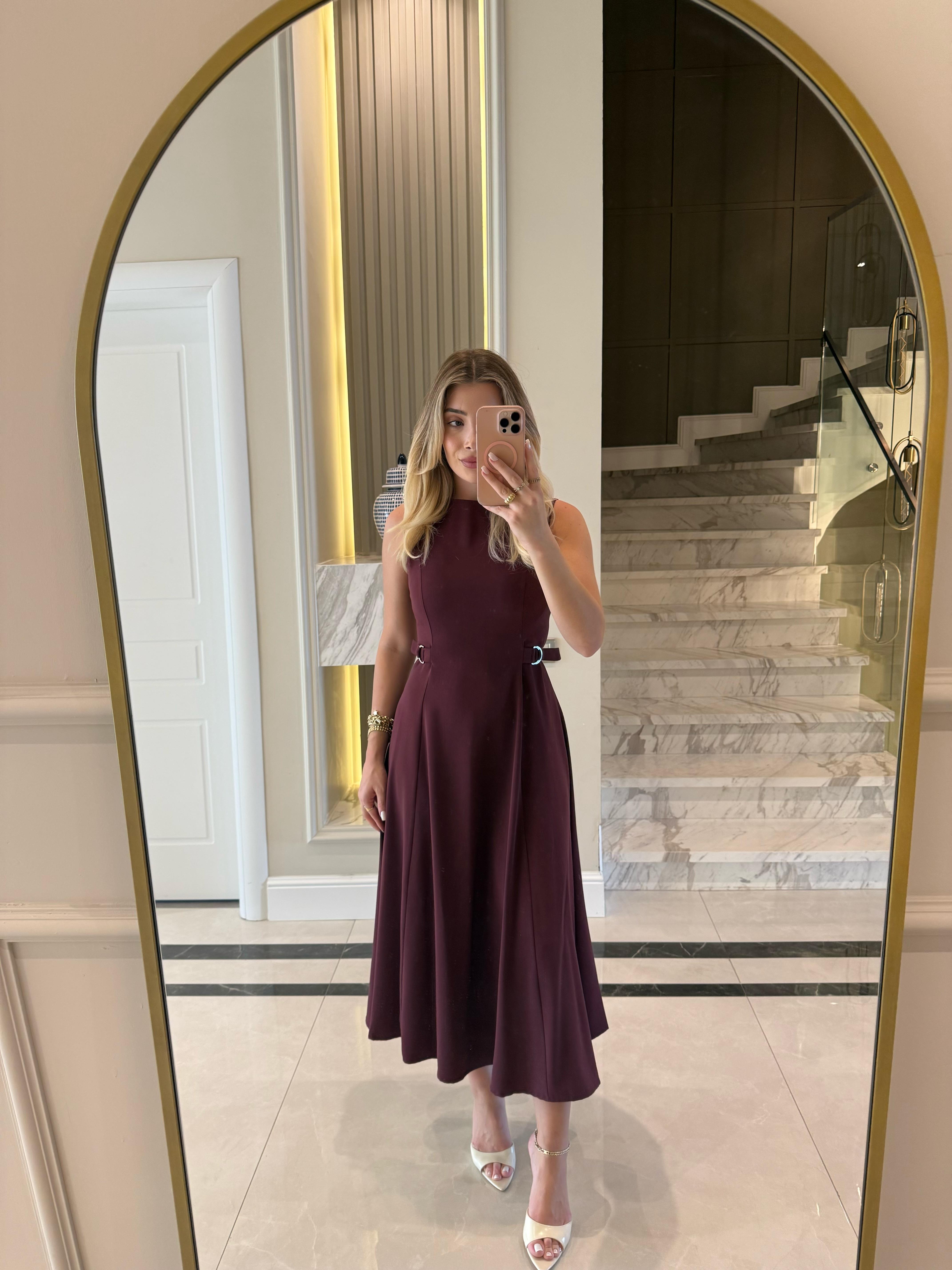 Bordo Parçalı Kemer Detaylı Elbise 