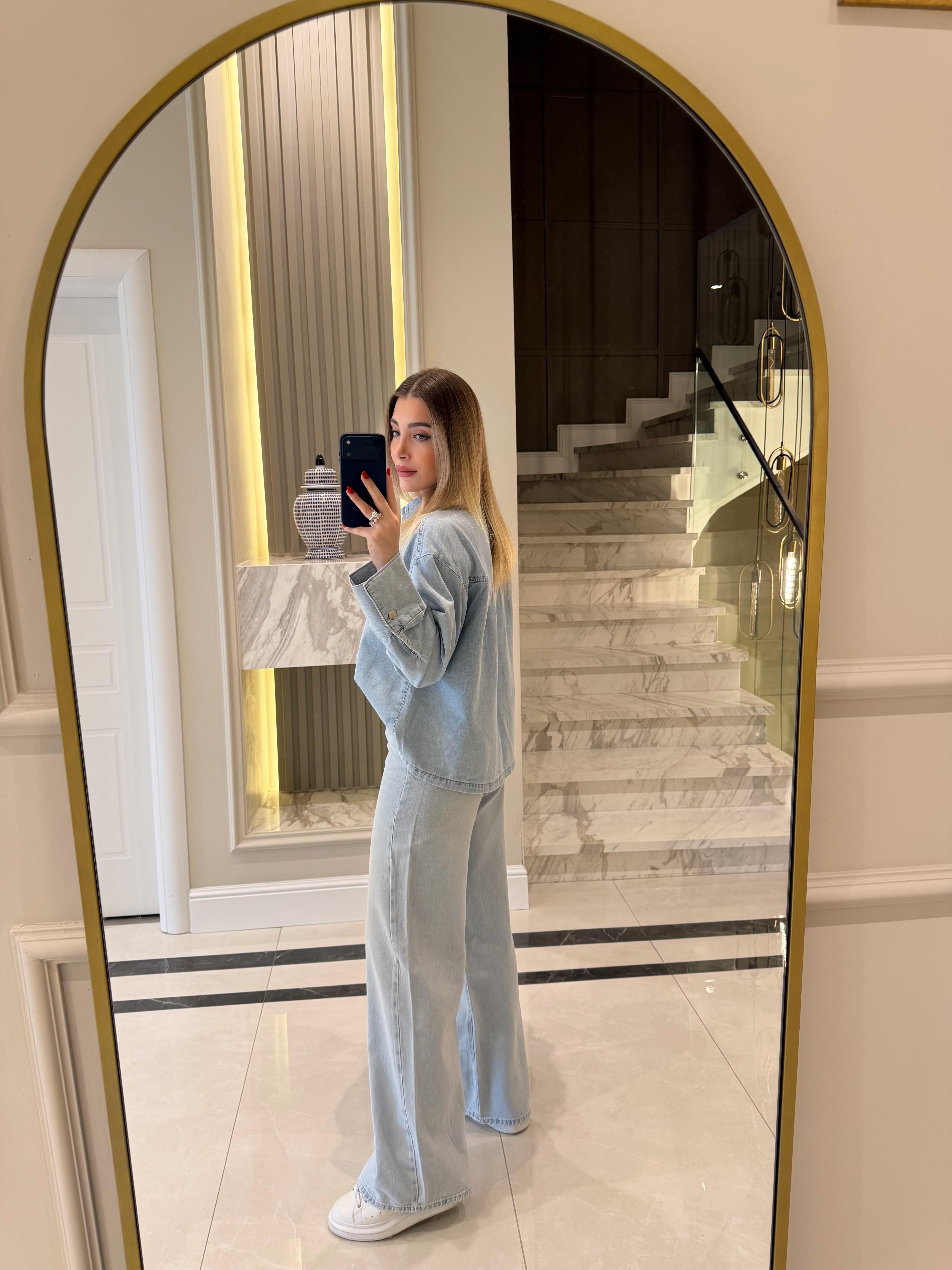 Buz Mavi Bol Paçalı Verev Dikiş Detaylı Jean 