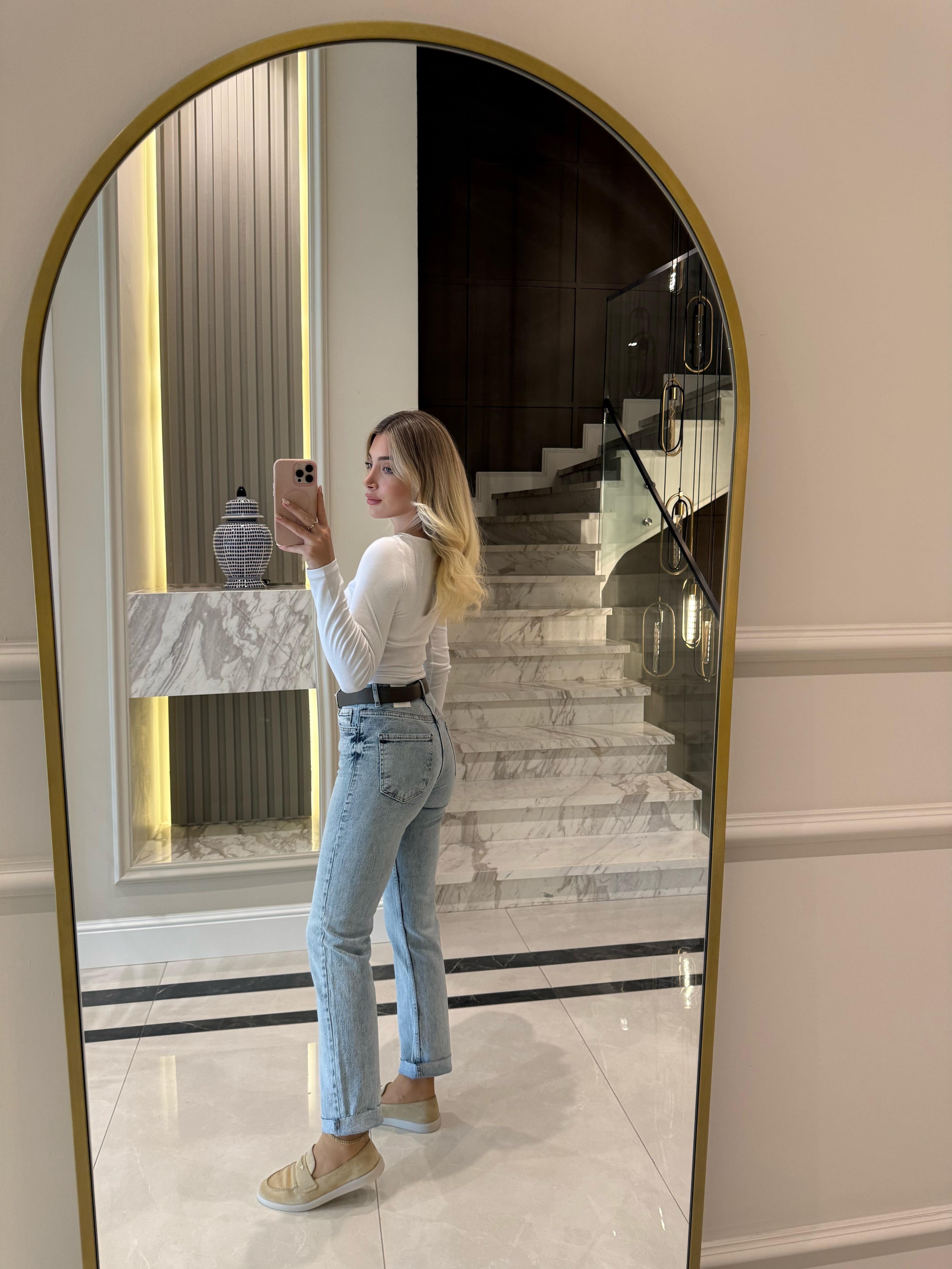 Buz Mavi Kesik Paçalı Boyfit Jean 