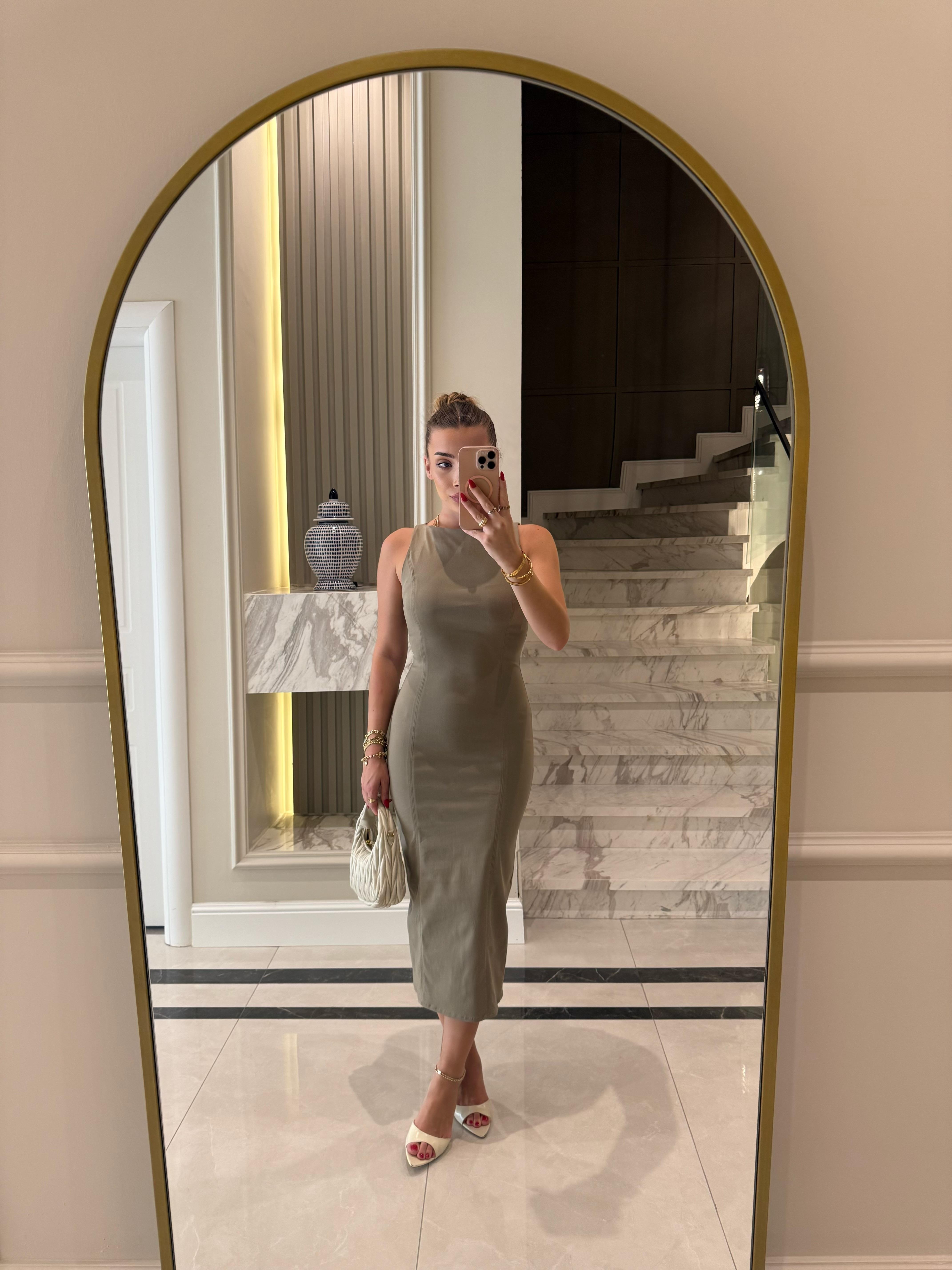 Çağla Yeşil Vücuda Oturan Midi Elbise